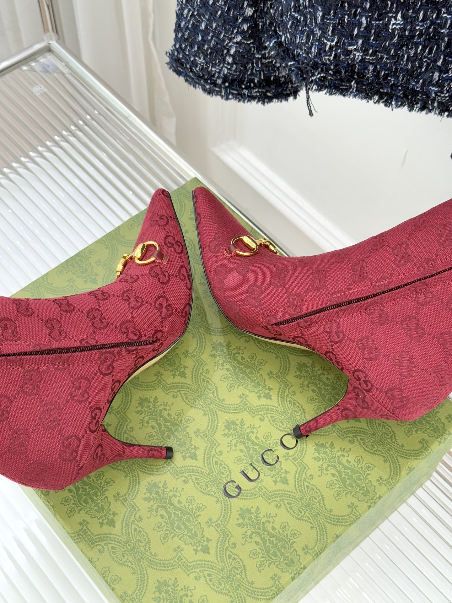 Gucci/古驰25WF新品马衔扣尖头侧拉链高跟短靴它以标志性的马衔扣为点睛之笔彰显着品牌深厚的马术传承