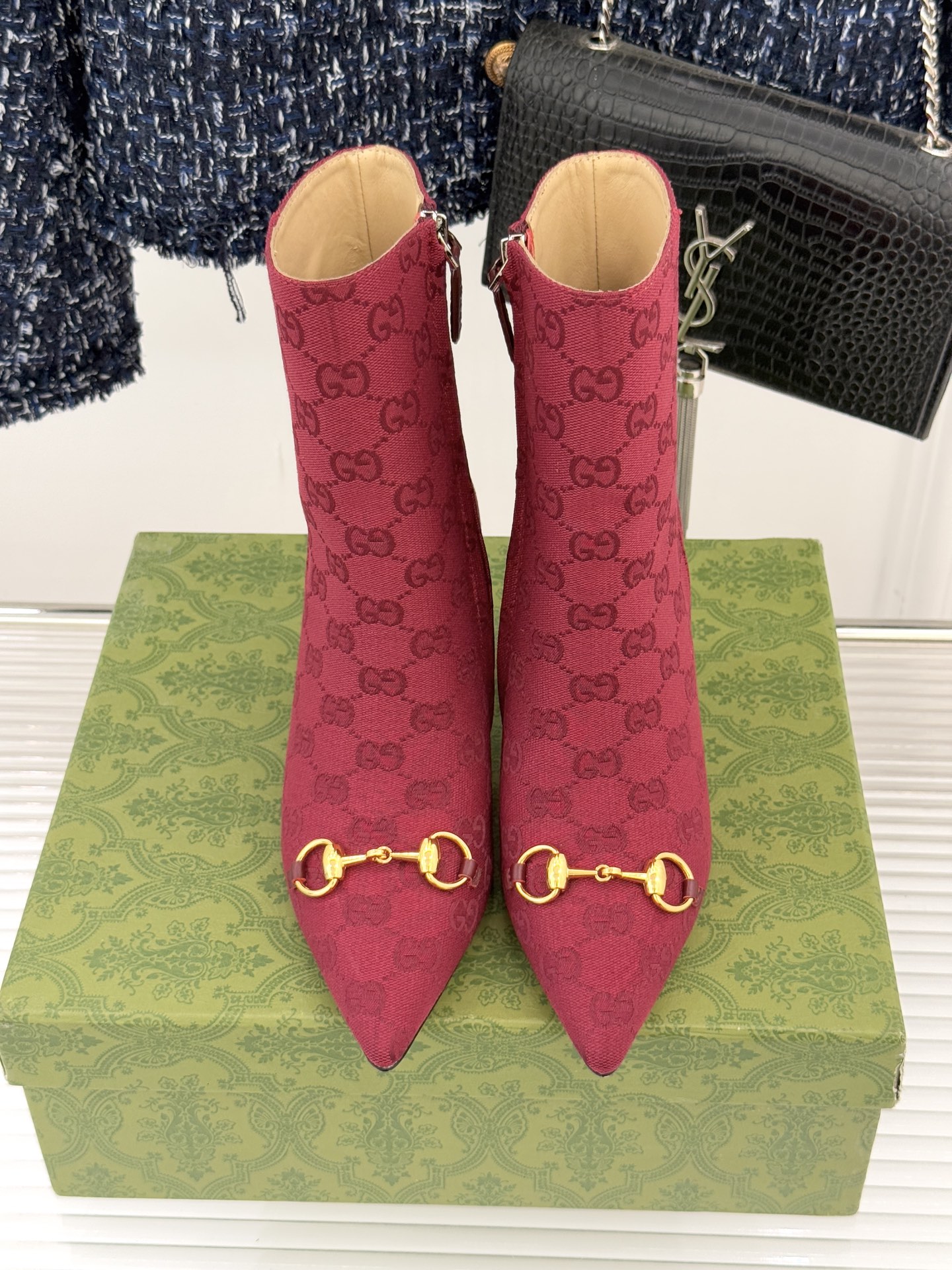 Gucci/古驰25WF新品马衔扣尖头侧拉链高跟短靴它以标志性的马衔扣为点睛之笔彰显着品牌深厚的马术传承