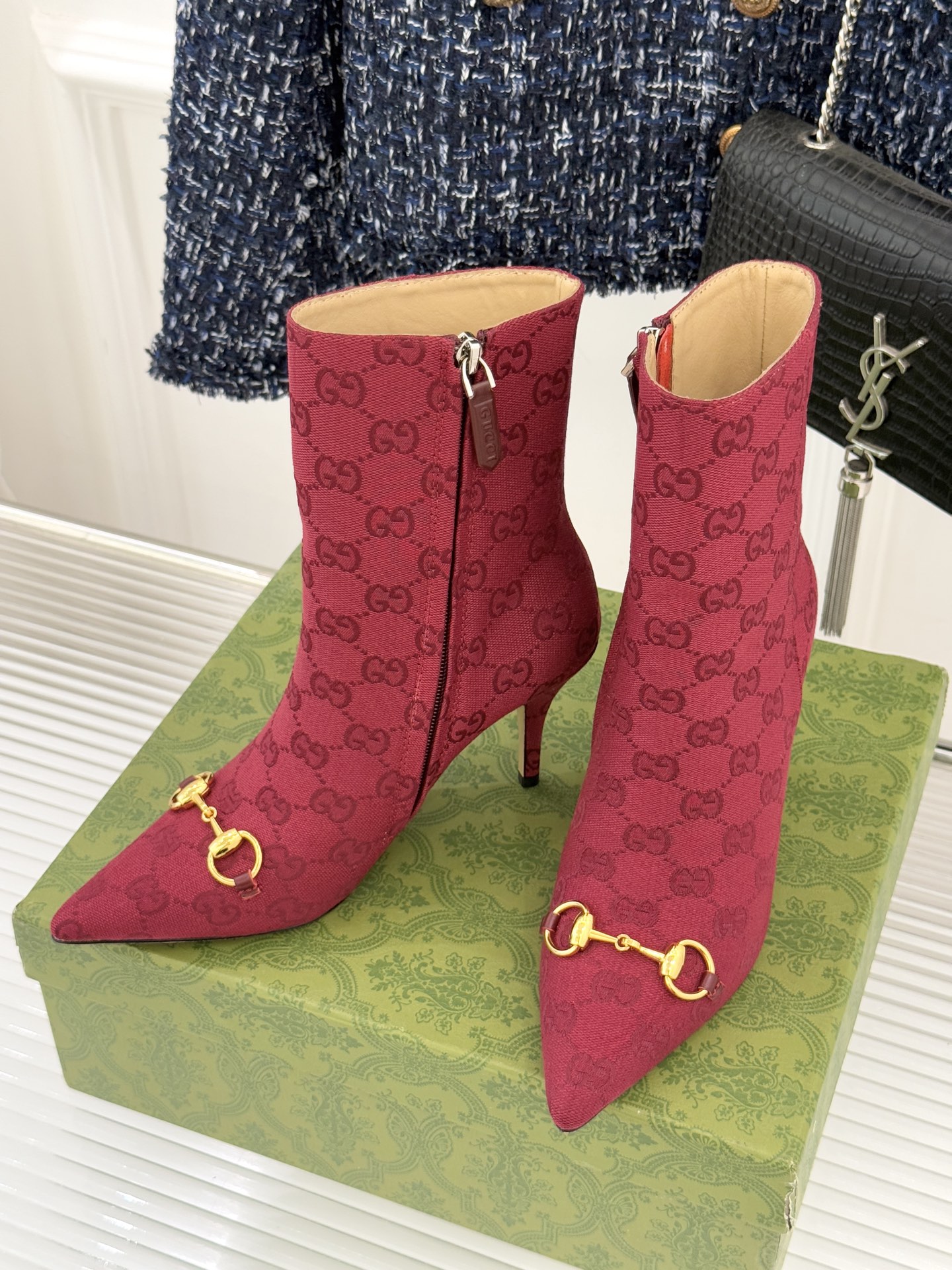 Gucci/古驰25WF新品马衔扣尖头侧拉链高跟短靴它以标志性的马衔扣为点睛之笔彰显着品牌深厚的马术传承