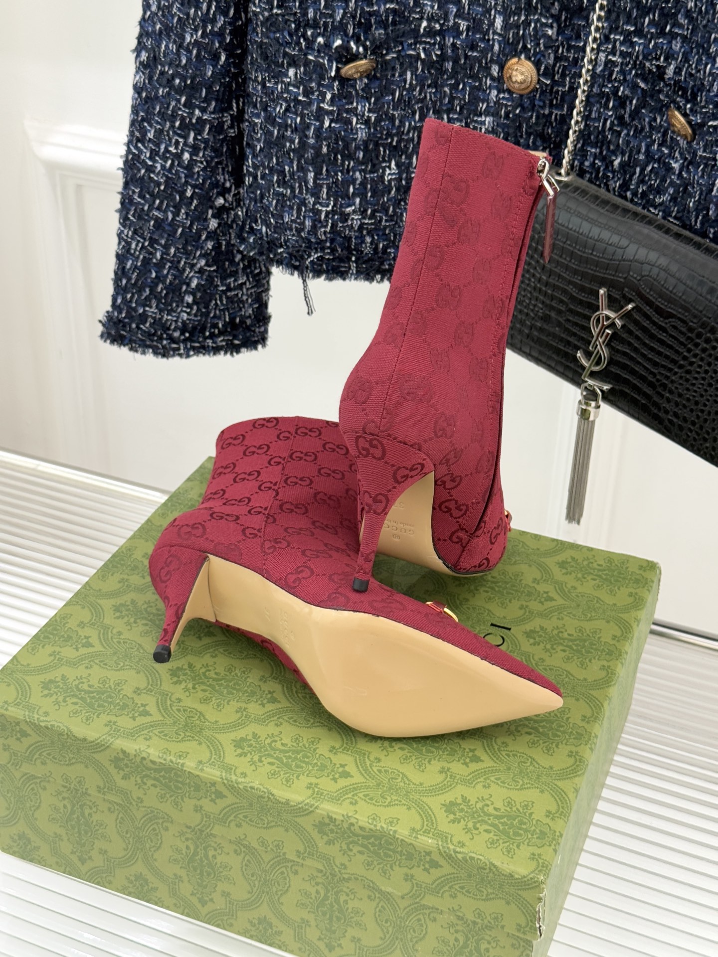 Gucci/古驰25WF新品马衔扣尖头侧拉链高跟短靴它以标志性的马衔扣为点睛之笔彰显着品牌深厚的马术传承
