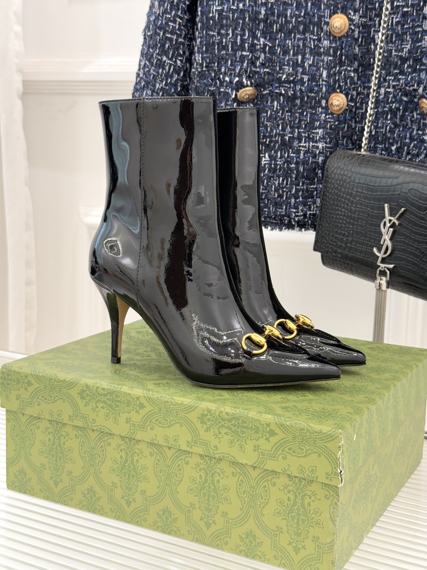 Gucci/古驰25WF新品马衔扣尖头侧拉链高跟短靴它以标志性的马衔扣为点睛之笔彰显着品牌深厚的马术传承