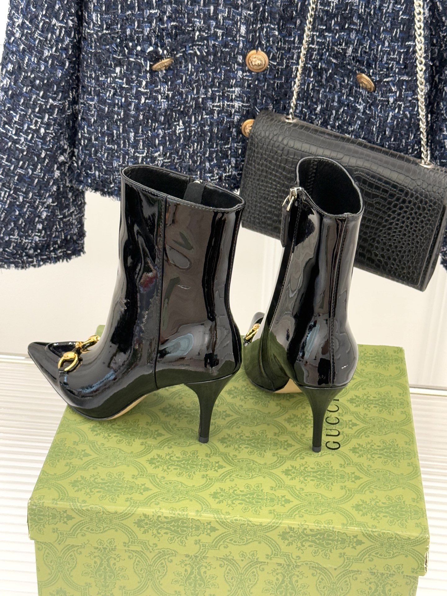 Gucci/古驰25WF新品马衔扣尖头侧拉链高跟短靴它以标志性的马衔扣为点睛之笔彰显着品牌深厚的马术传承