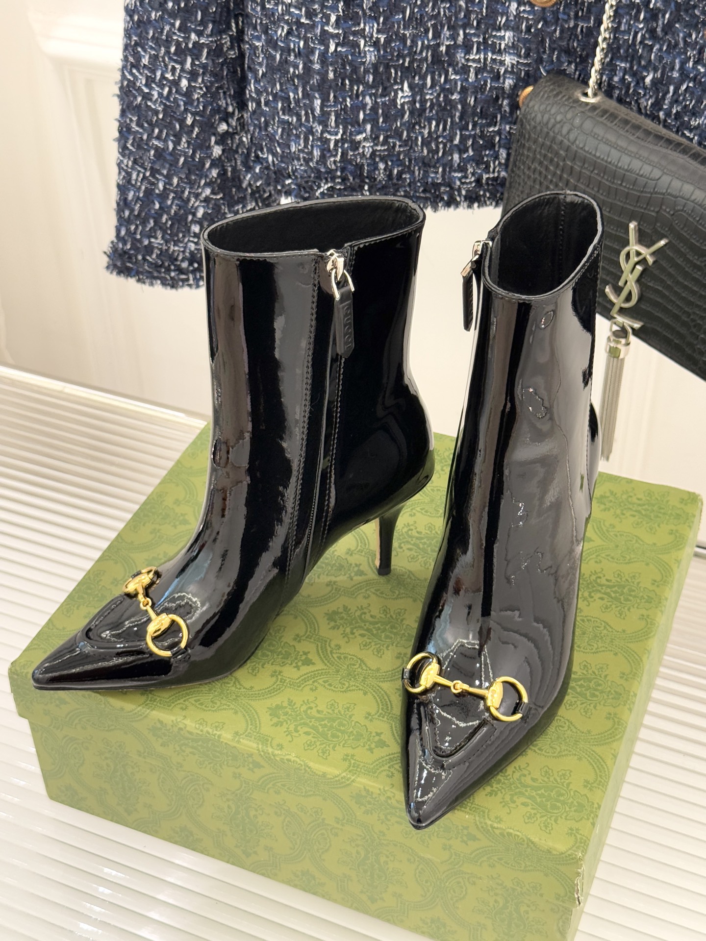 Gucci/古驰25WF新品马衔扣尖头侧拉链高跟短靴它以标志性的马衔扣为点睛之笔彰显着品牌深厚的马术传承