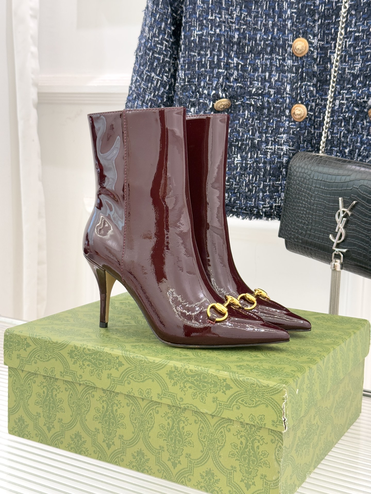 Gucci/古驰25WF新品马衔扣尖头侧拉链高跟短靴它以标志性的马衔扣为点睛之笔彰显着品牌深厚的马术传承