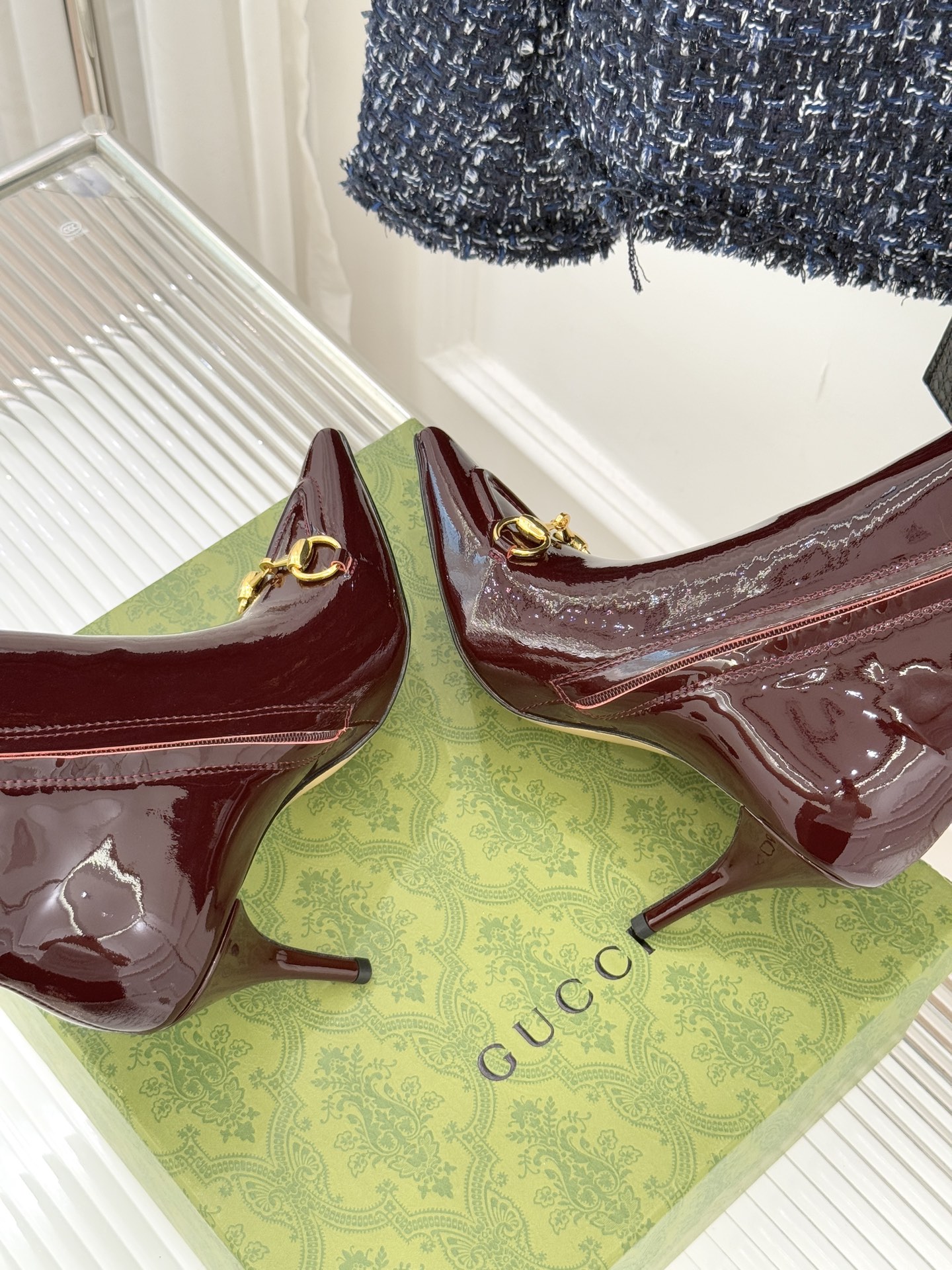 Gucci/古驰25WF新品马衔扣尖头侧拉链高跟短靴它以标志性的马衔扣为点睛之笔彰显着品牌深厚的马术传承