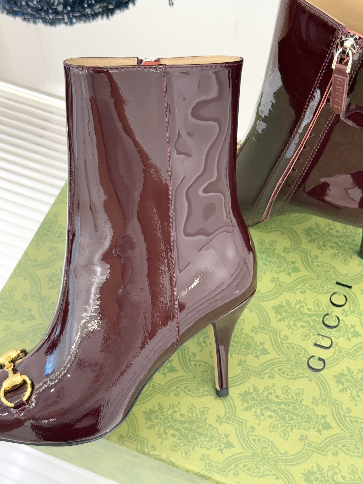 Gucci/古驰25WF新品马衔扣尖头侧拉链高跟短靴它以标志性的马衔扣为点睛之笔彰显着品牌深厚的马术传承