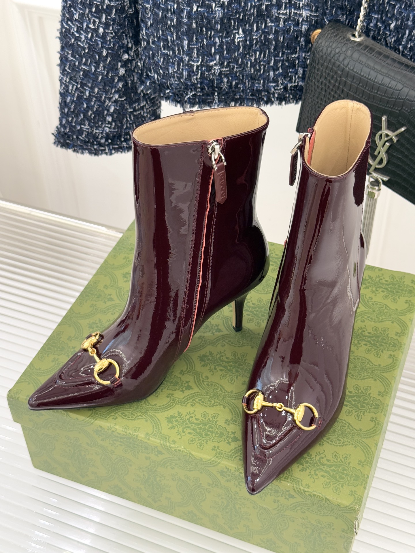 Gucci/古驰25WF新品马衔扣尖头侧拉链高跟短靴它以标志性的马衔扣为点睛之笔彰显着品牌深厚的马术传承