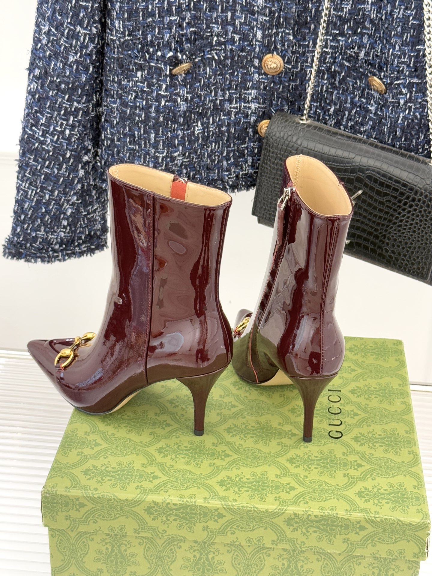 Gucci/古驰25WF新品马衔扣尖头侧拉链高跟短靴它以标志性的马衔扣为点睛之笔彰显着品牌深厚的马术传承