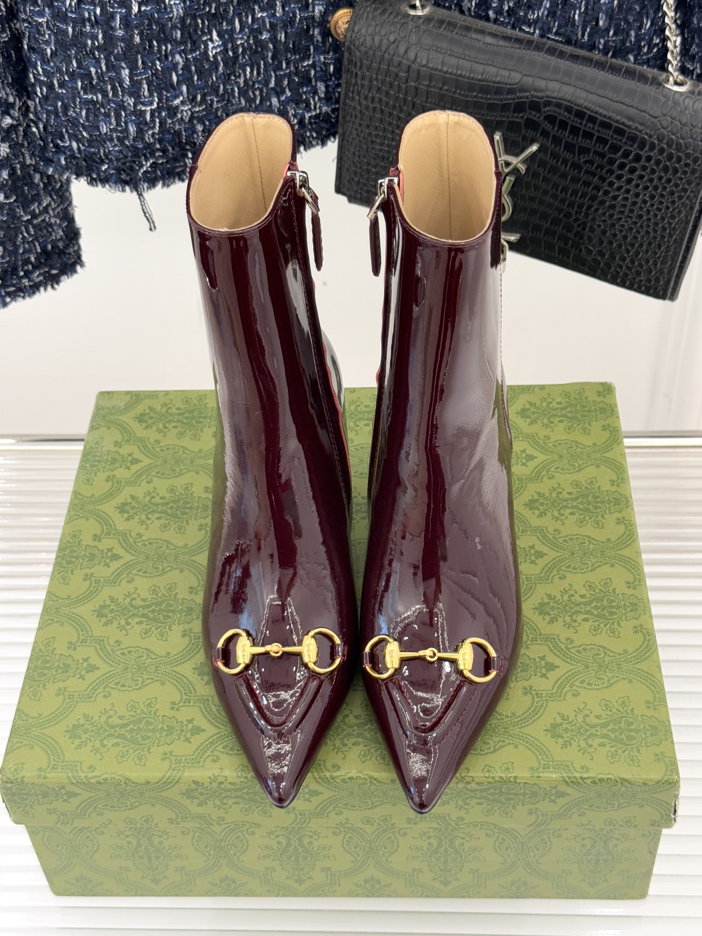 Gucci/古驰25WF新品马衔扣尖头侧拉链高跟短靴它以标志性的马衔扣为点睛之笔彰显着品牌深厚的马术传承