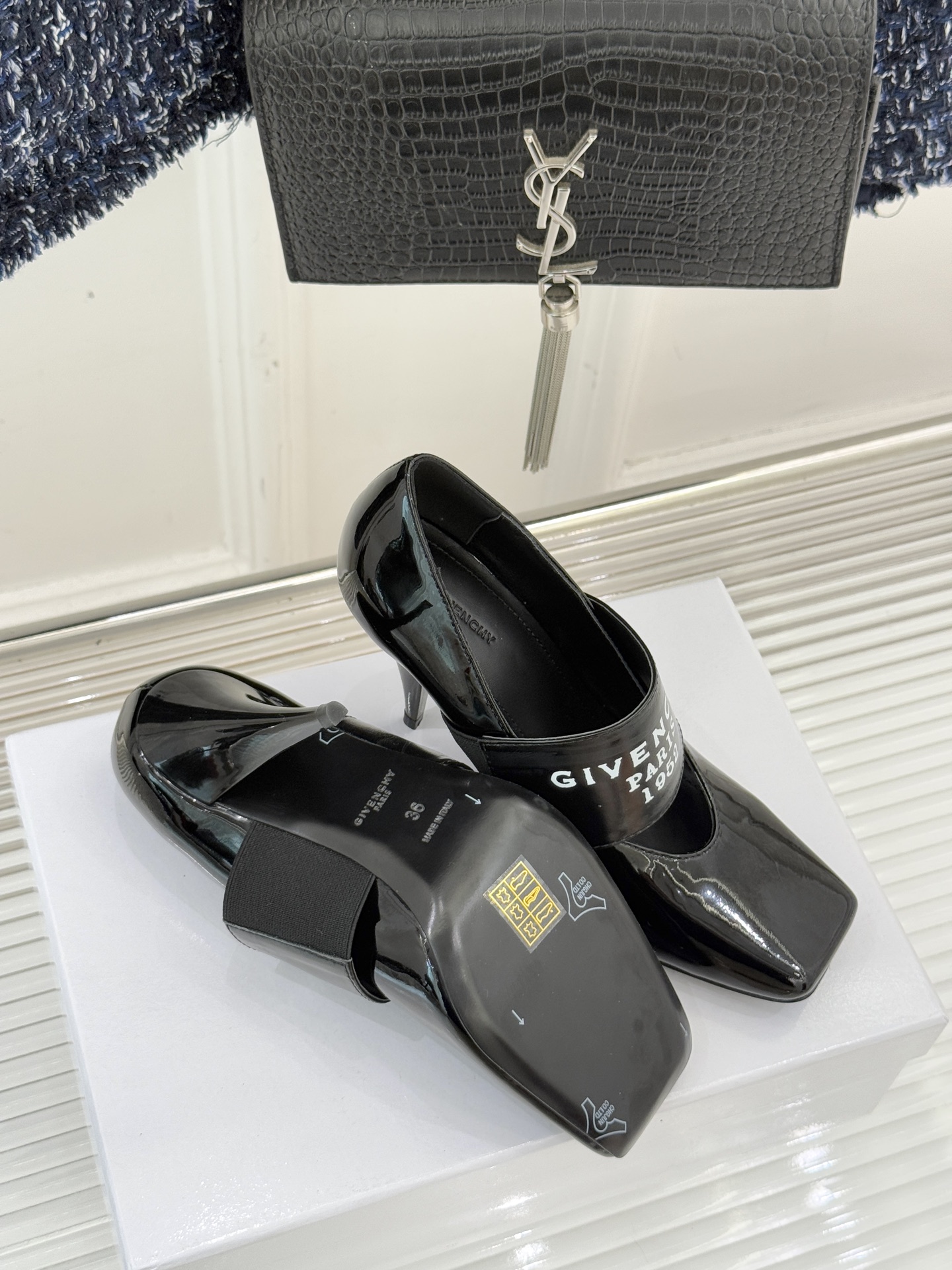 GIVENCHY/纪梵希25WF新品字母弹力带方头高跟玛丽珍鞋回溯高级定制本源 重塑日常优雅范式。将品牌