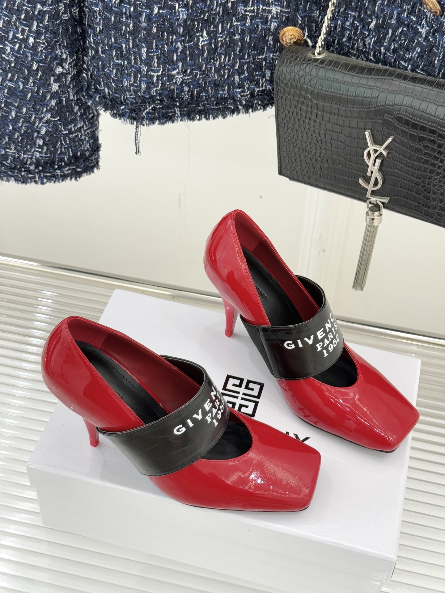 GIVENCHY/纪梵希25WF新品字母弹力带方头高跟玛丽珍鞋回溯高级定制本源 重塑日常优雅范式。将品牌