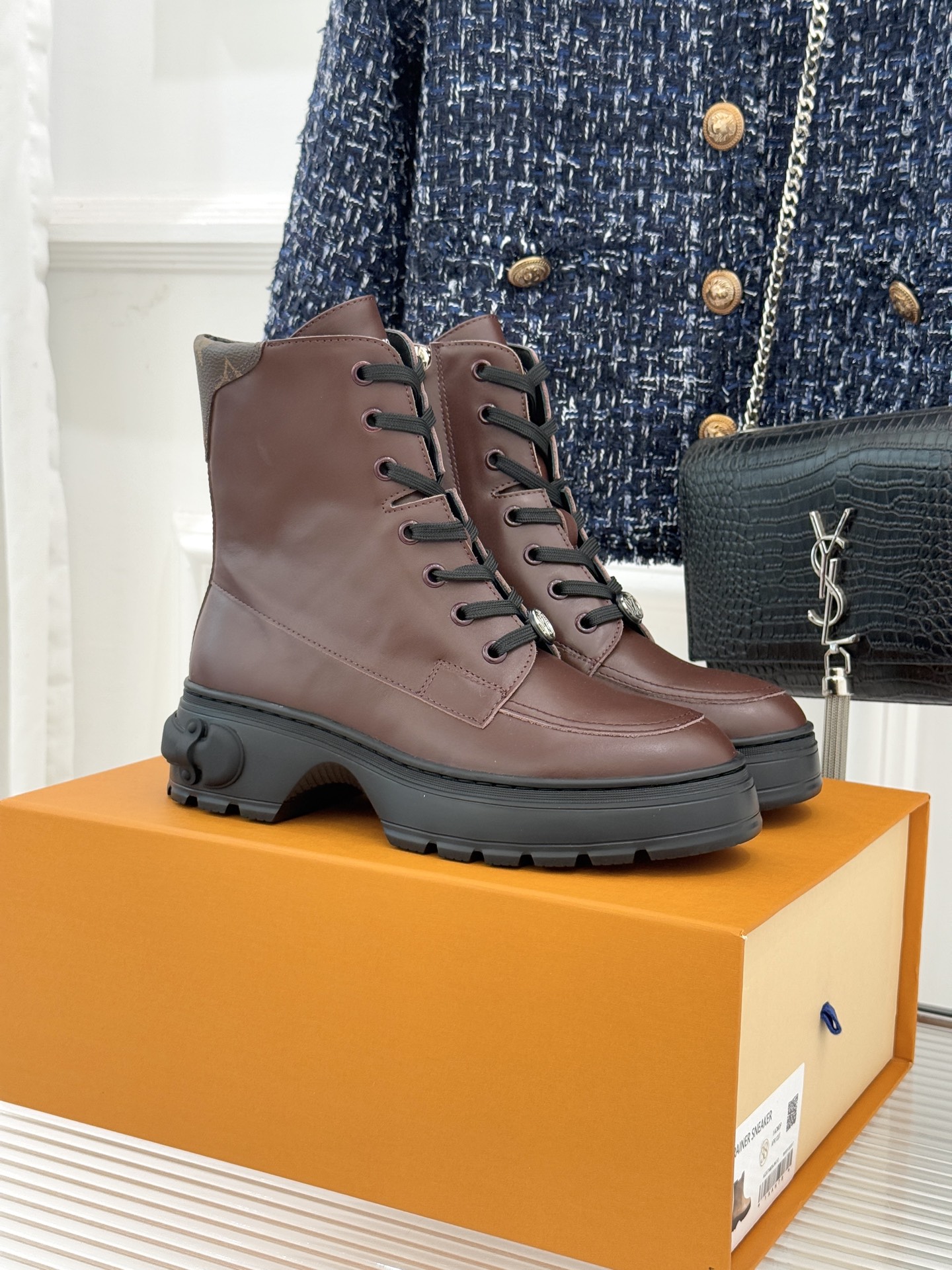 驴牌25WF秋冬厚底马丁靴短靴简约大气时髦 耐看不过时 是时尚圈永不退潮的经典所在上脚还很好的修饰腿型显