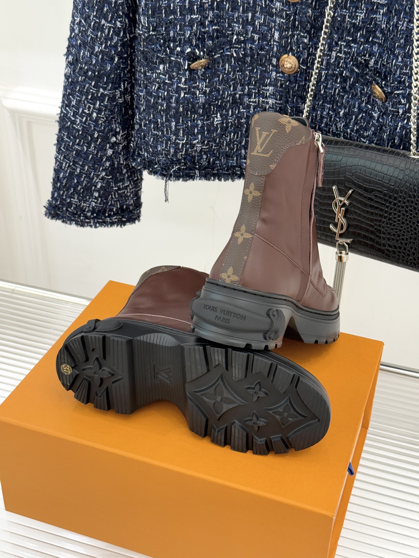 驴牌25WF秋冬厚底马丁靴短靴简约大气时髦 耐看不过时 是时尚圈永不退潮的经典所在上脚还很好的修饰腿型显