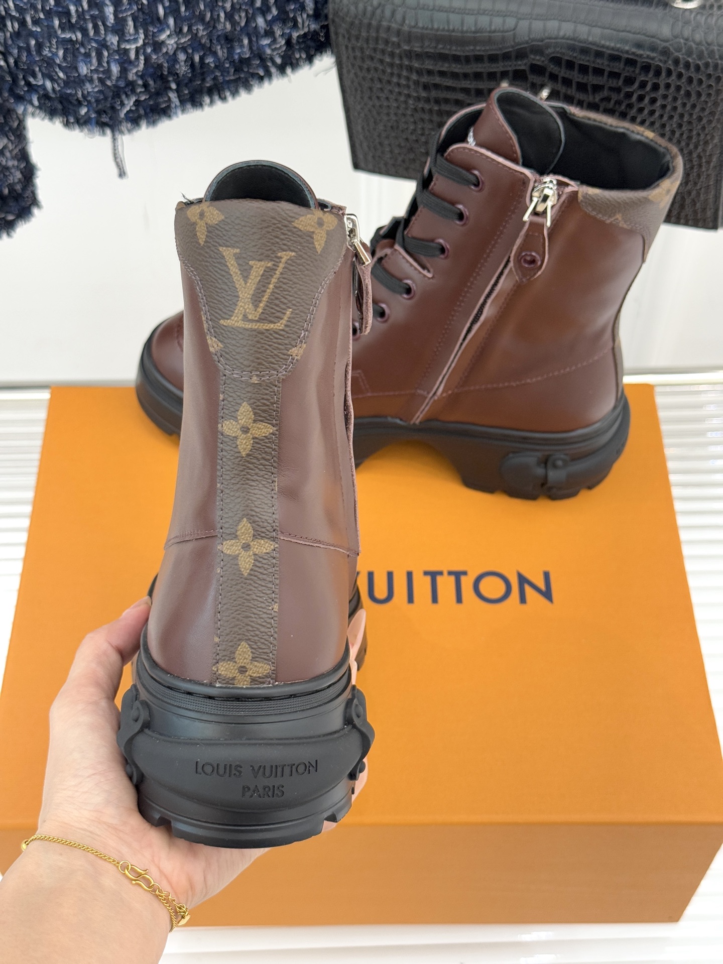 驴牌25WF秋冬厚底马丁靴短靴简约大气时髦 耐看不过时 是时尚圈永不退潮的经典所在上脚还很好的修饰腿型显