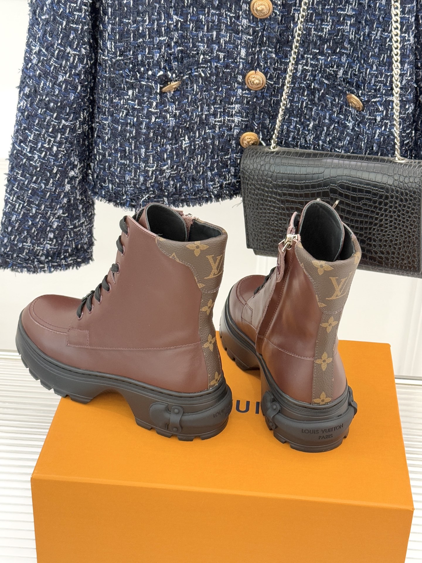 驴牌25WF秋冬厚底马丁靴短靴简约大气时髦 耐看不过时 是时尚圈永不退潮的经典所在上脚还很好的修饰腿型显