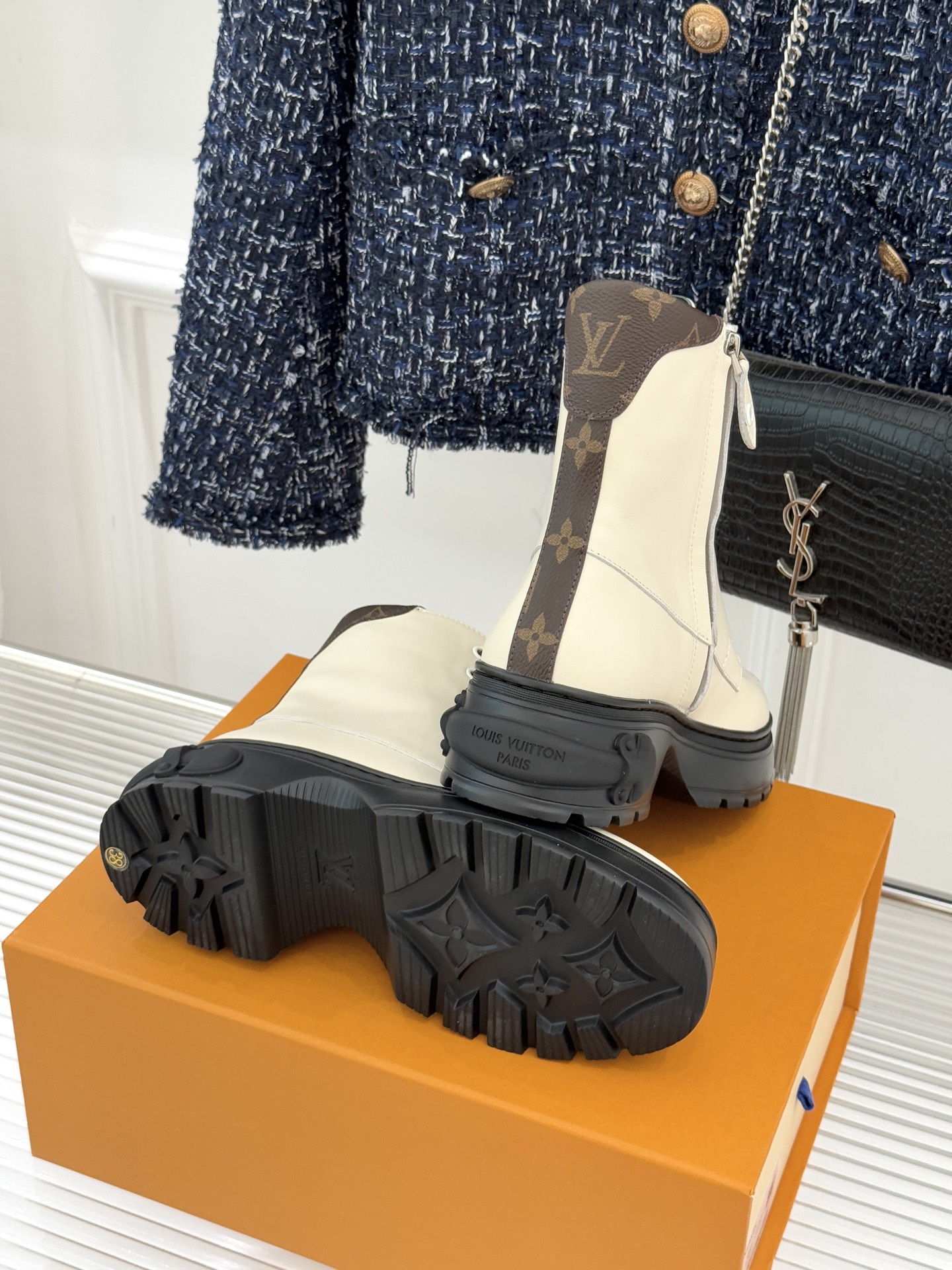 驴牌25WF秋冬厚底马丁靴短靴简约大气时髦 耐看不过时 是时尚圈永不退潮的经典所在上脚还很好的修饰腿型显