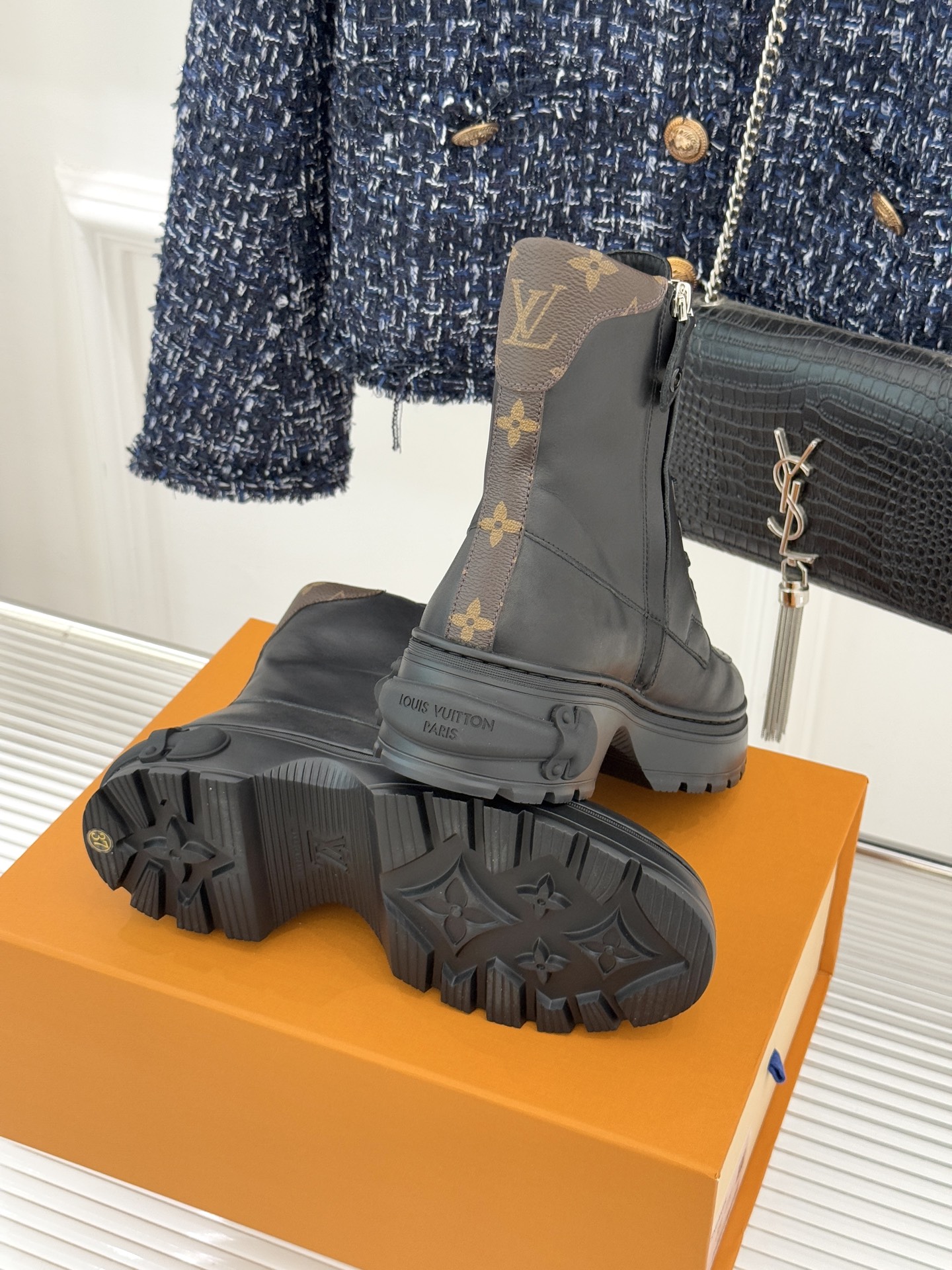 驴牌25WF秋冬厚底马丁靴短靴简约大气时髦 耐看不过时 是时尚圈永不退潮的经典所在上脚还很好的修饰腿型显