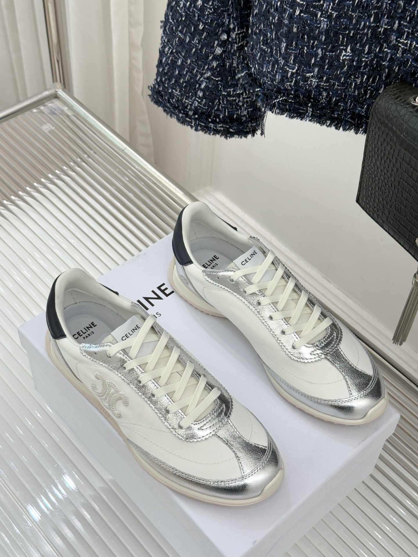 CELINE/赛琳25ss新品复古德训鞋运动鞋一眼万年的 谁穿谁爱简直是时尚界的天花板简约设计搭配高级配