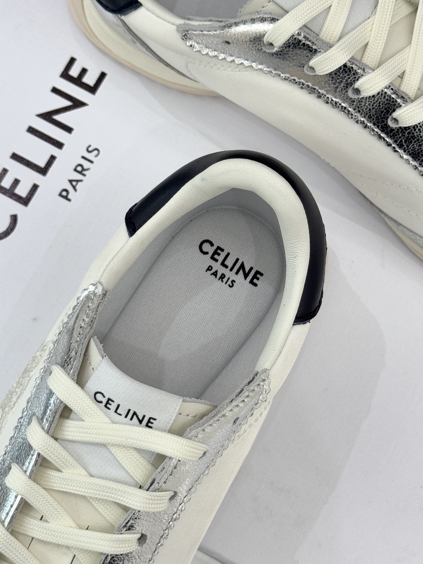 CELINE/赛琳25ss新品复古德训鞋运动鞋一眼万年的 谁穿谁爱简直是时尚界的天花板简约设计搭配高级配