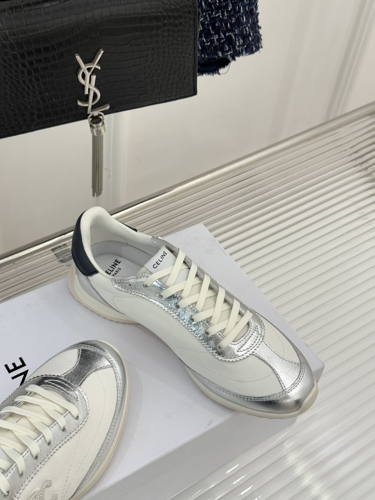 CELINE/赛琳25ss新品复古德训鞋运动鞋一眼万年的 谁穿谁爱简直是时尚界的天花板简约设计搭配高级配