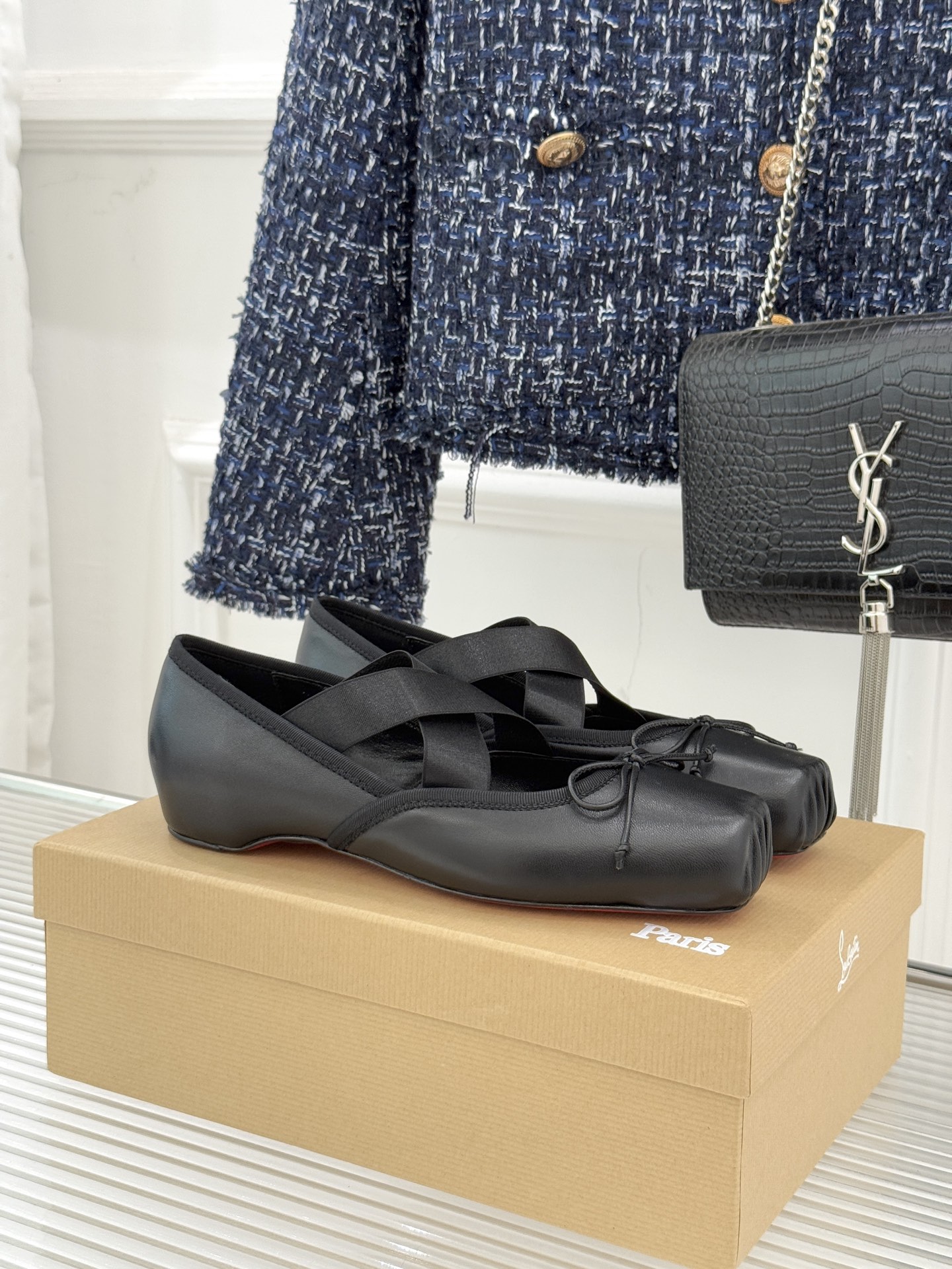 ChristinLouboutin/CL25WF新品水钻蝴蝶结猪鼻子交叉带芭蕾舞鞋在时尚的舞台上CL始终