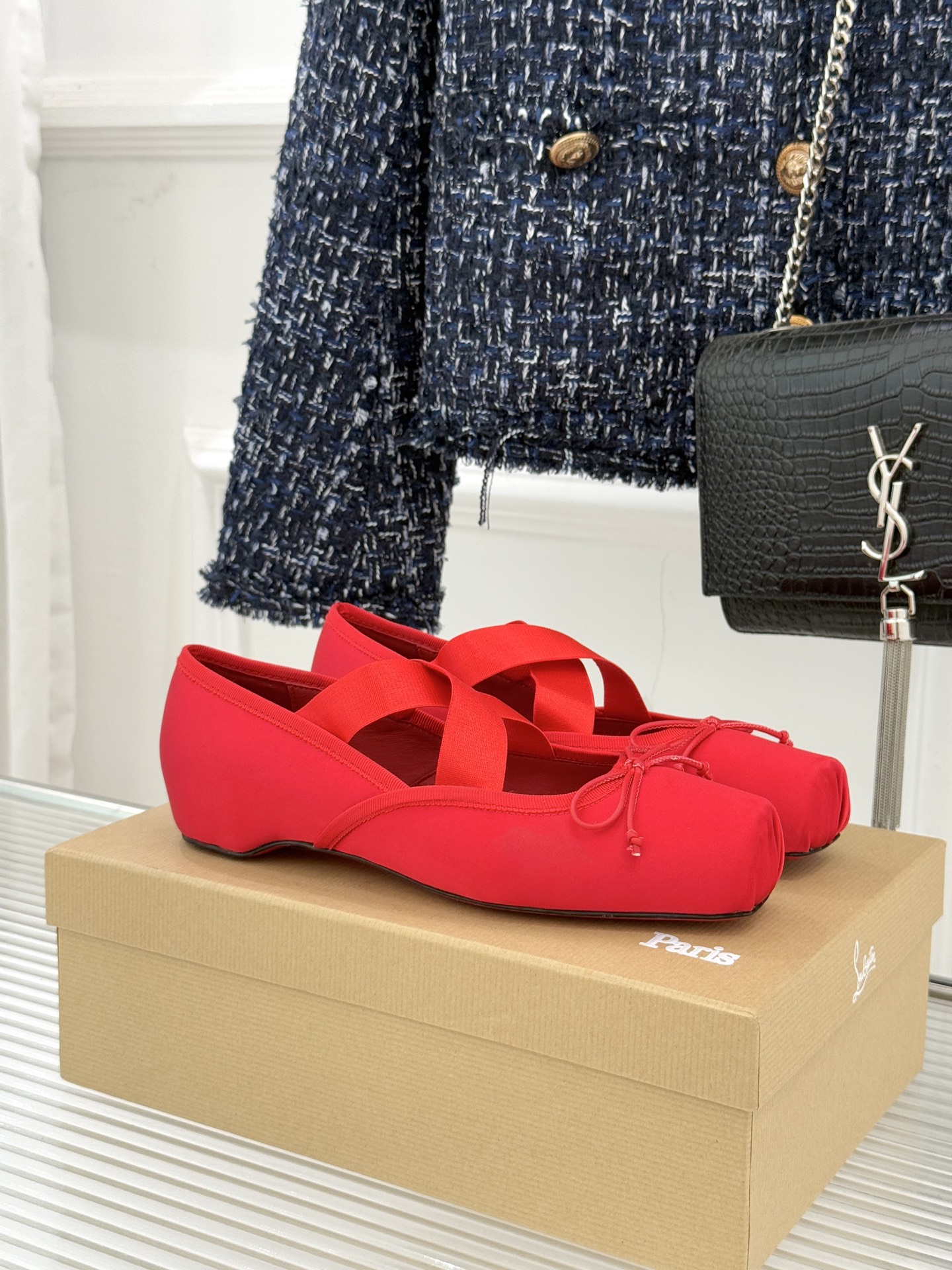 ChristinLouboutin/CL25WF新品水钻蝴蝶结猪鼻子交叉带芭蕾舞鞋在时尚的舞台上CL始终