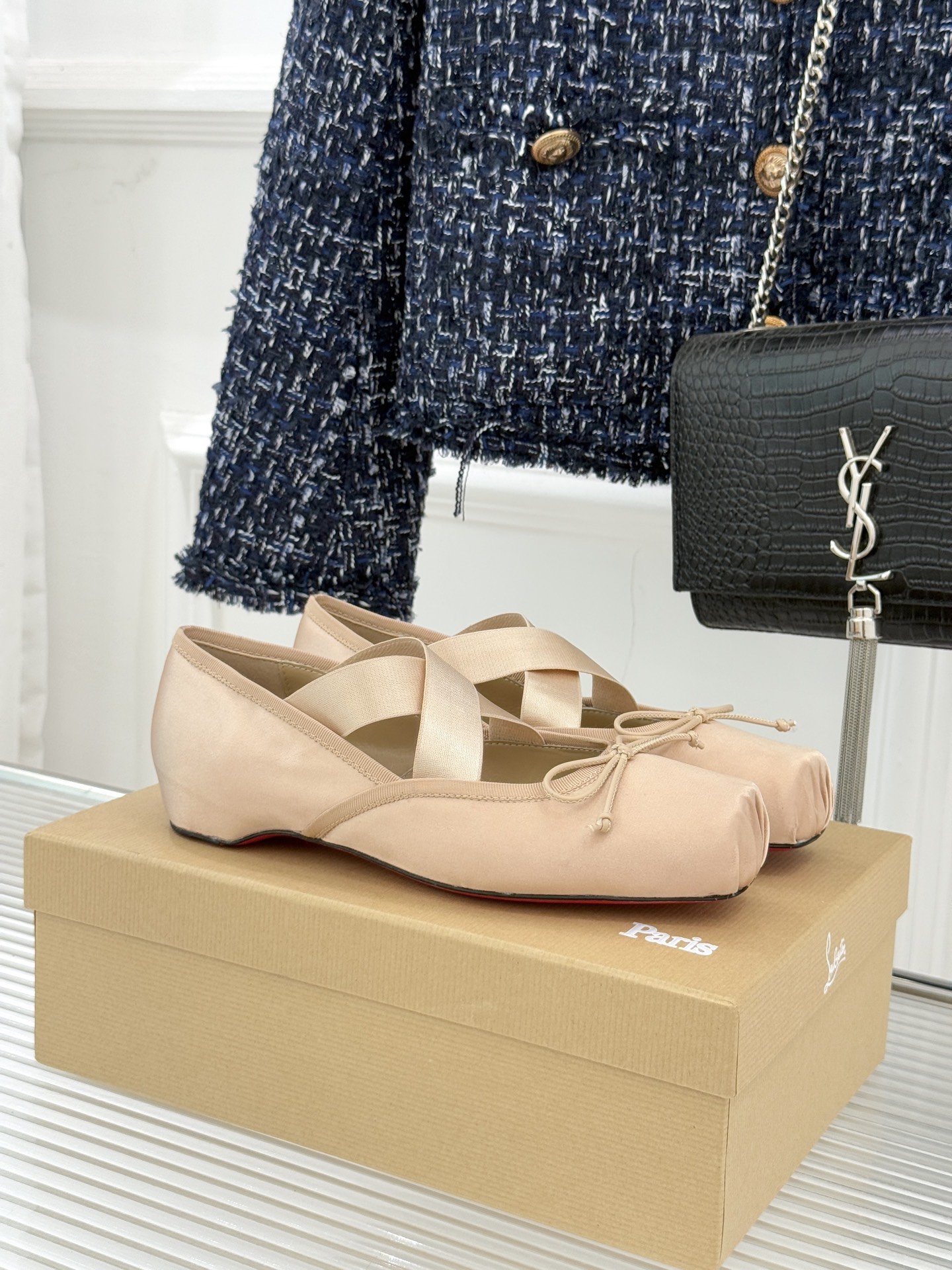 ChristinLouboutin/CL25WF新品水钻蝴蝶结猪鼻子交叉带芭蕾舞鞋在时尚的舞台上CL始终