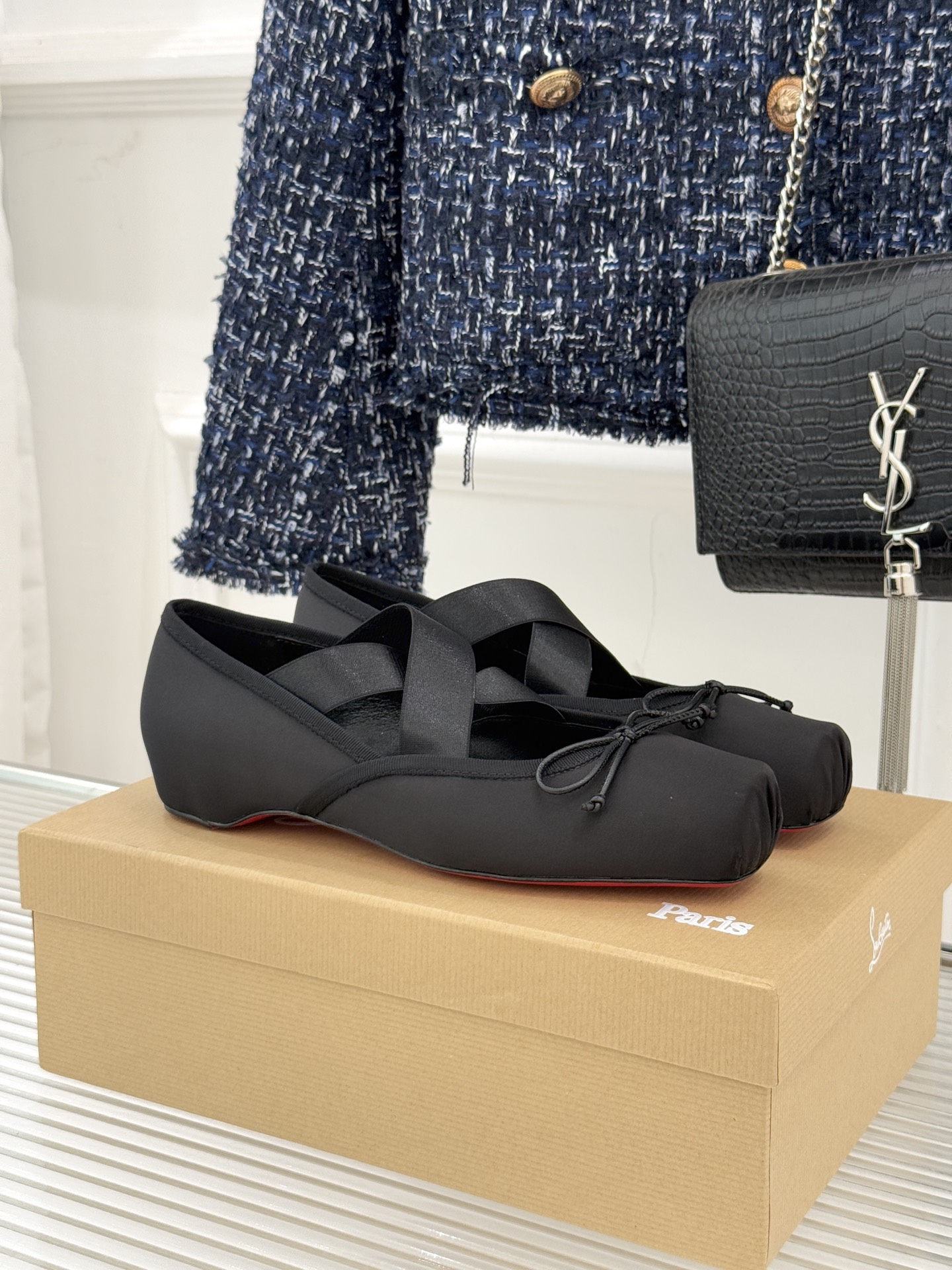 ChristinLouboutin/CL25WF新品水钻蝴蝶结猪鼻子交叉带芭蕾舞鞋在时尚的舞台上CL始终