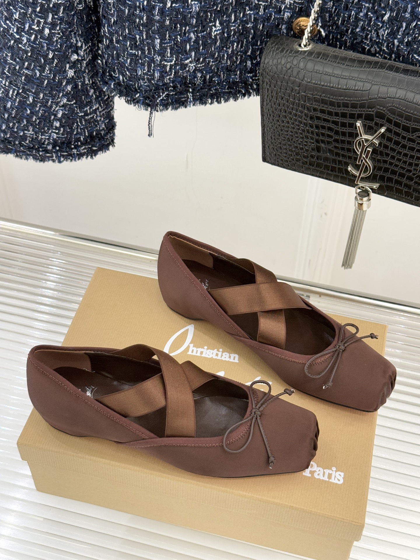 ChristinLouboutin/CL25WF新品水钻蝴蝶结猪鼻子交叉带芭蕾舞鞋在时尚的舞台上CL始终