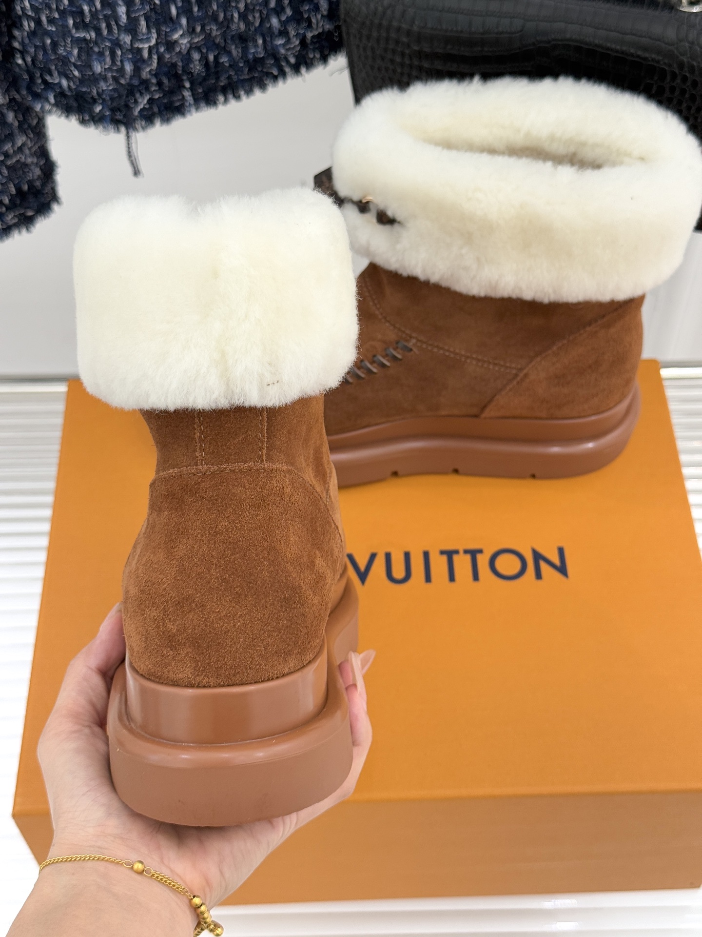 驴家25WF新品压花厚底雪地靴答应我一定要每人来一双好嘛日常OOTD就没有它搭配不了的鞋头压花logo点