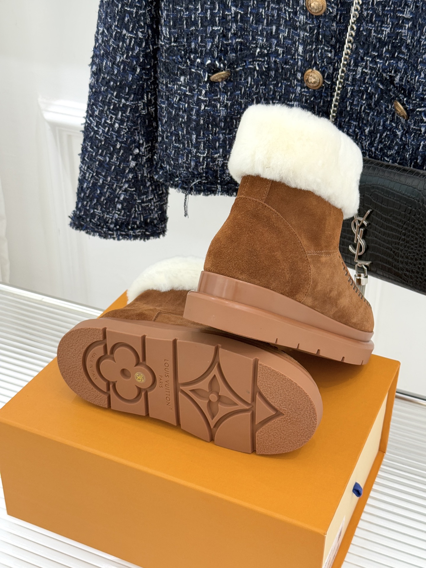 驴家25WF新品压花厚底雪地靴答应我一定要每人来一双好嘛日常OOTD就没有它搭配不了的鞋头压花logo点