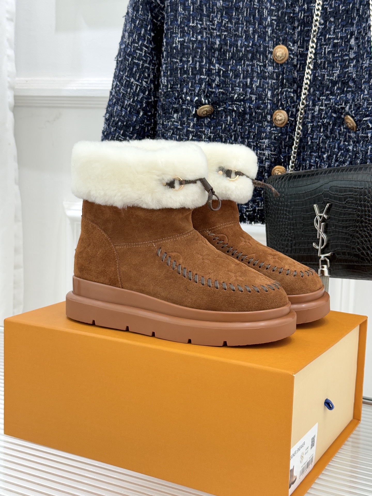 驴家25WF新品压花厚底雪地靴答应我一定要每人来一双好嘛日常OOTD就没有它搭配不了的鞋头压花logo点