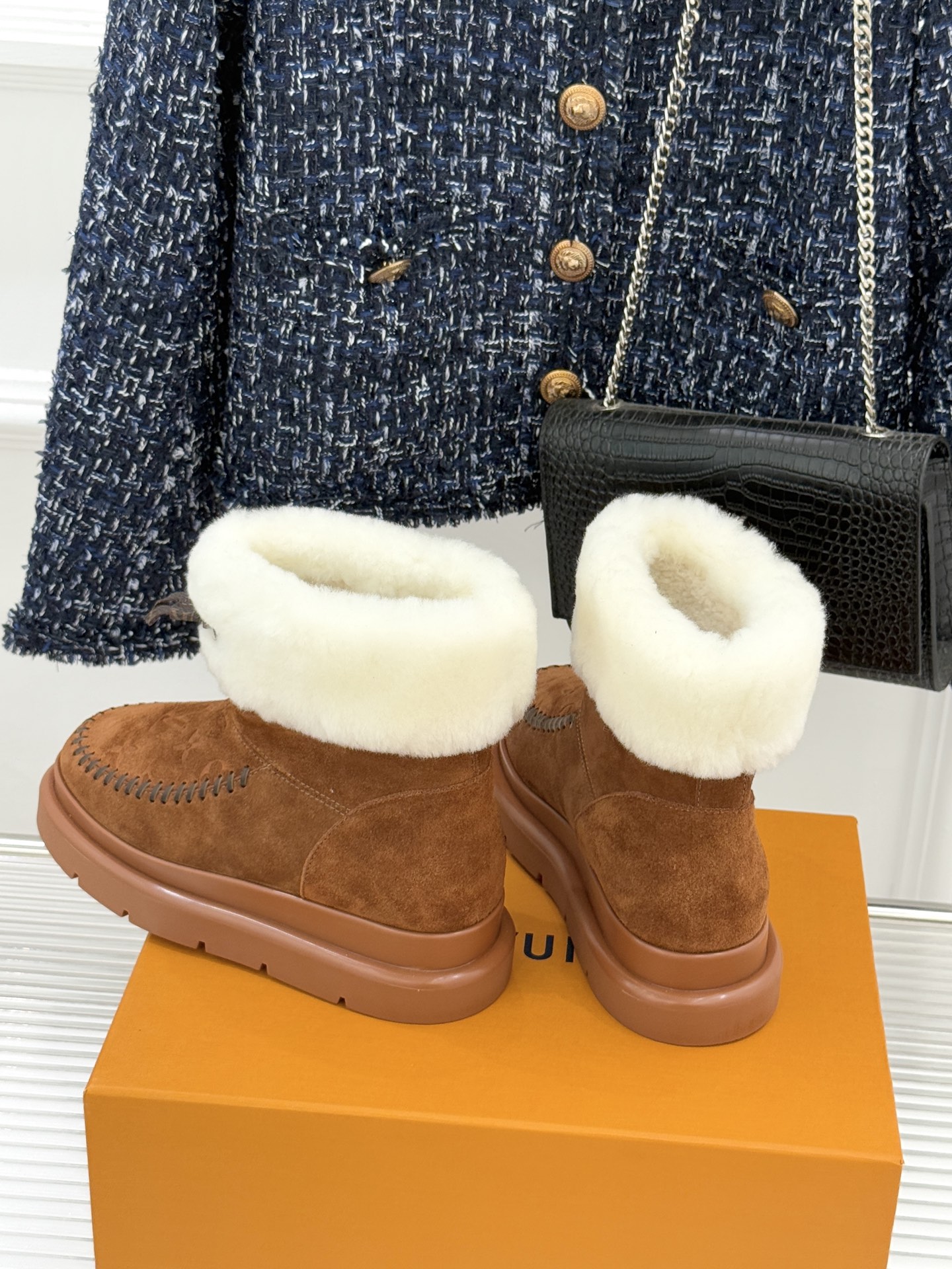 驴家25WF新品压花厚底雪地靴答应我一定要每人来一双好嘛日常OOTD就没有它搭配不了的鞋头压花logo点