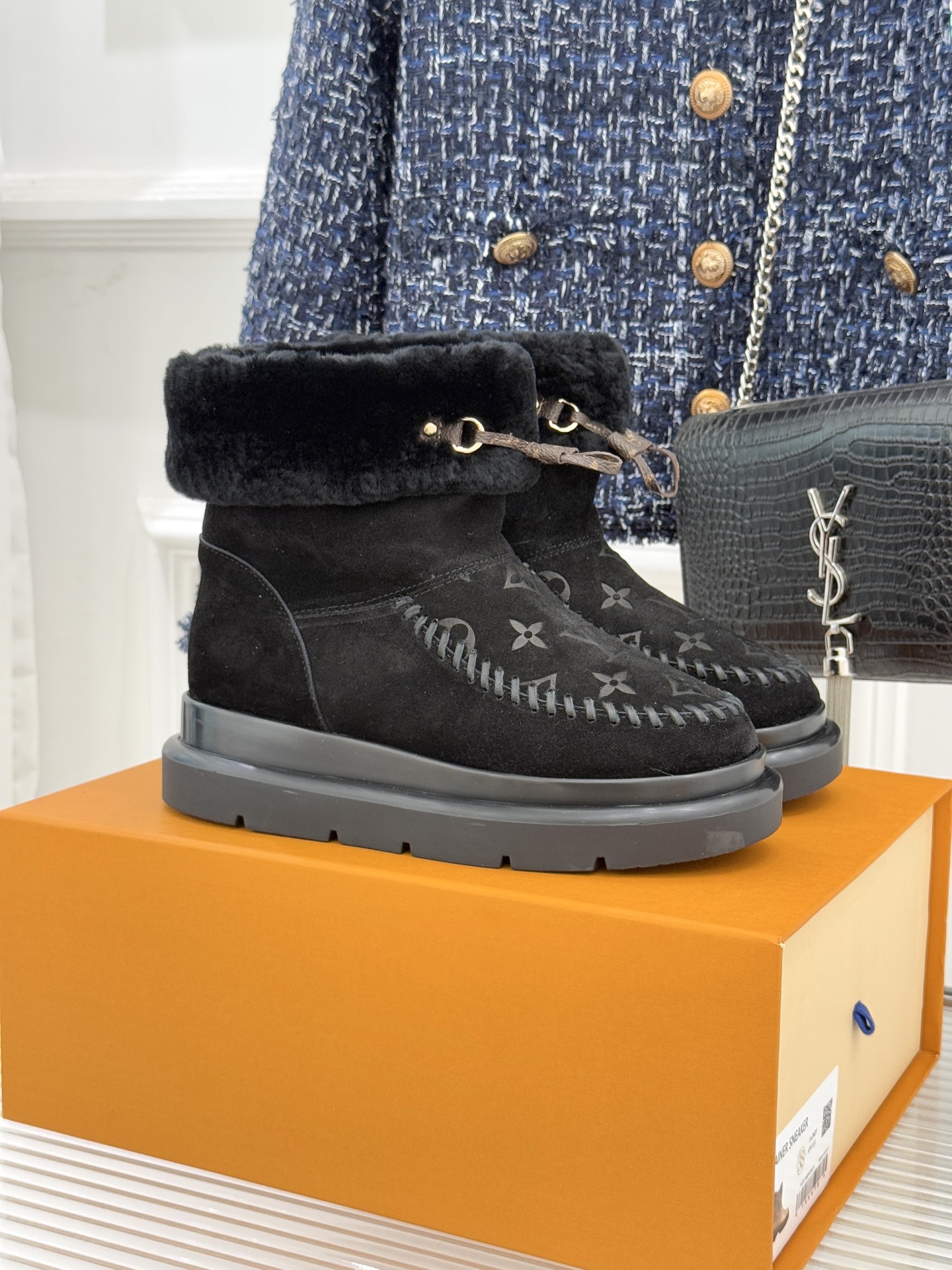 驴家25WF新品压花厚底雪地靴答应我一定要每人来一双好嘛日常OOTD就没有它搭配不了的鞋头压花logo点