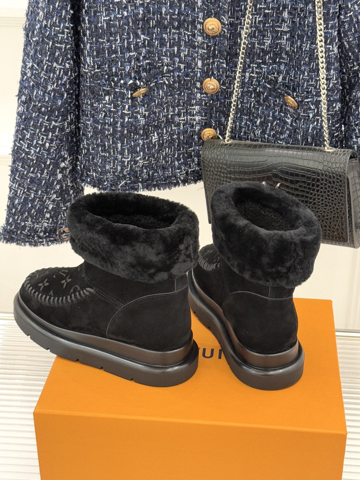 驴家25WF新品压花厚底雪地靴答应我一定要每人来一双好嘛日常OOTD就没有它搭配不了的鞋头压花logo点