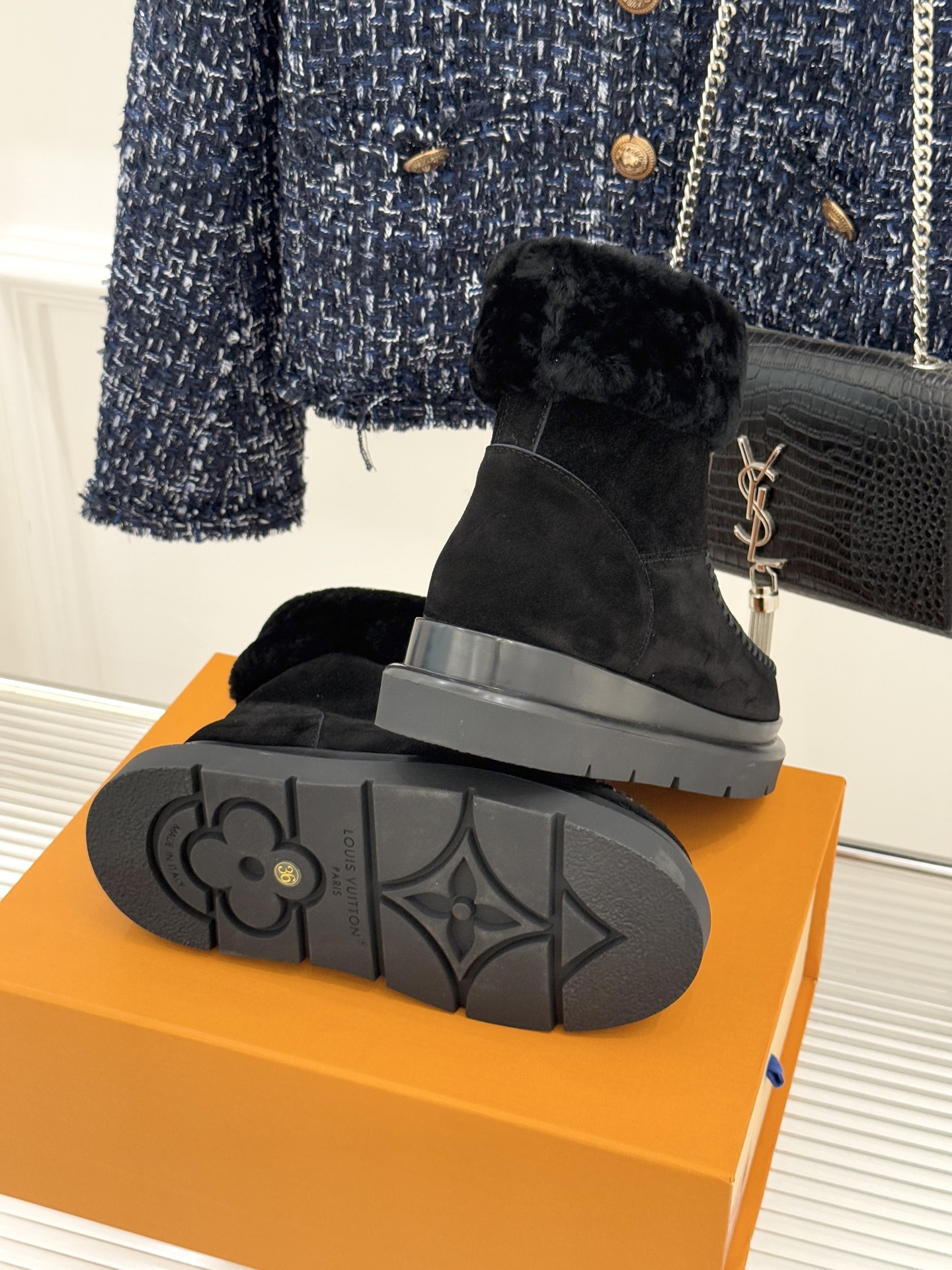 驴家25WF新品压花厚底雪地靴答应我一定要每人来一双好嘛日常OOTD就没有它搭配不了的鞋头压花logo点