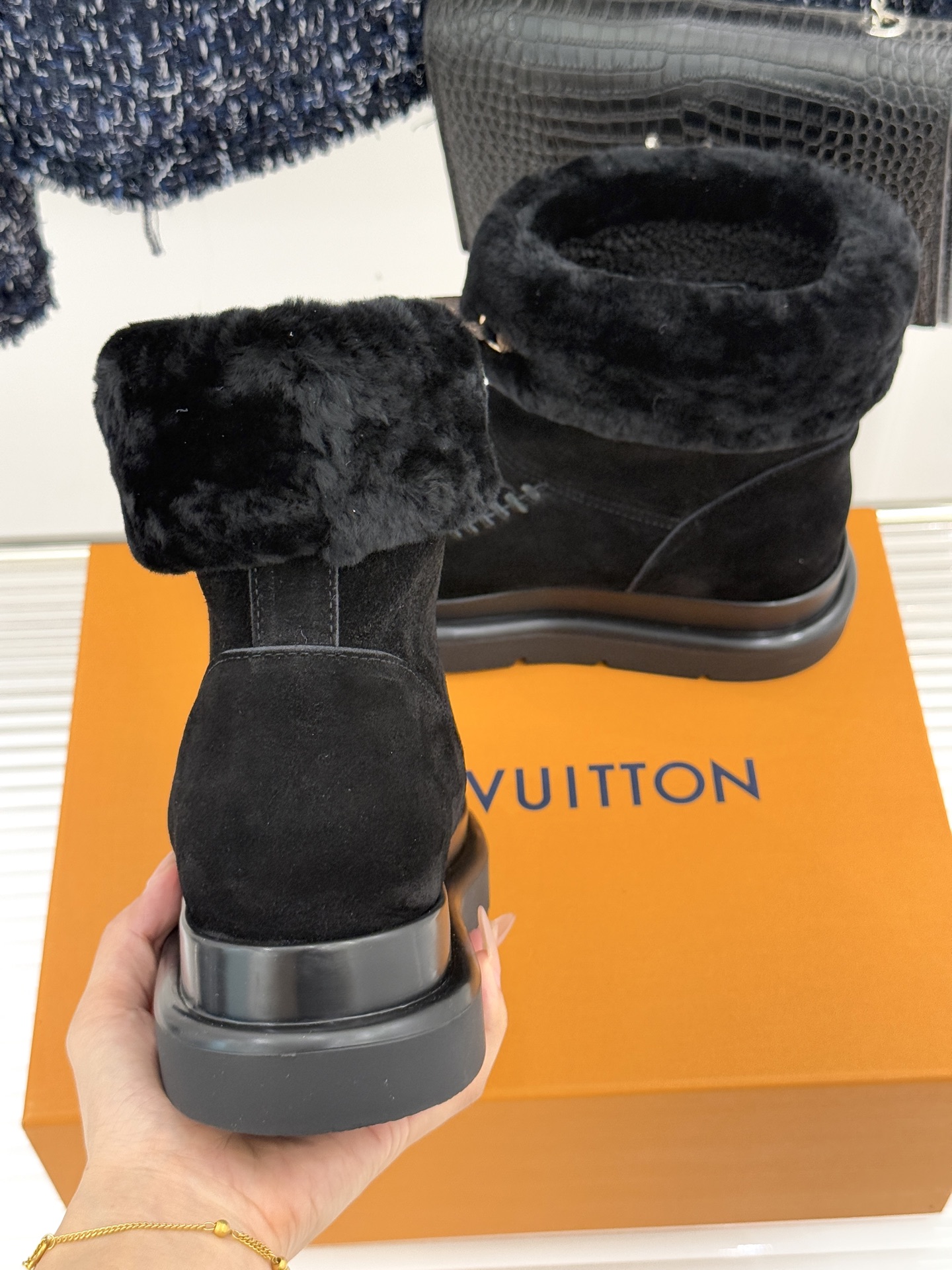 驴家25WF新品压花厚底雪地靴答应我一定要每人来一双好嘛日常OOTD就没有它搭配不了的鞋头压花logo点