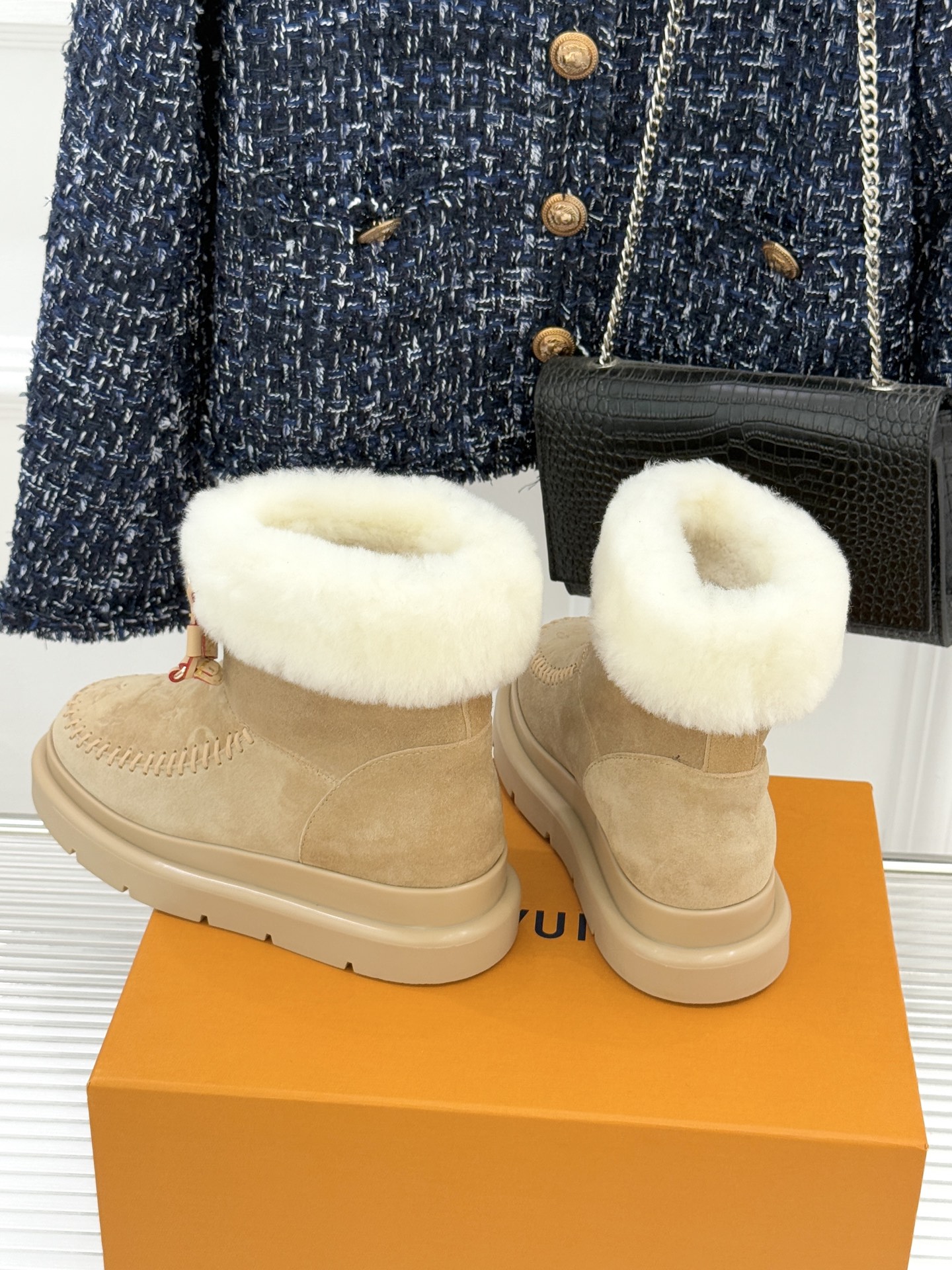 驴家25WF新品压花厚底雪地靴答应我一定要每人来一双好嘛日常OOTD就没有它搭配不了的鞋头压花logo点