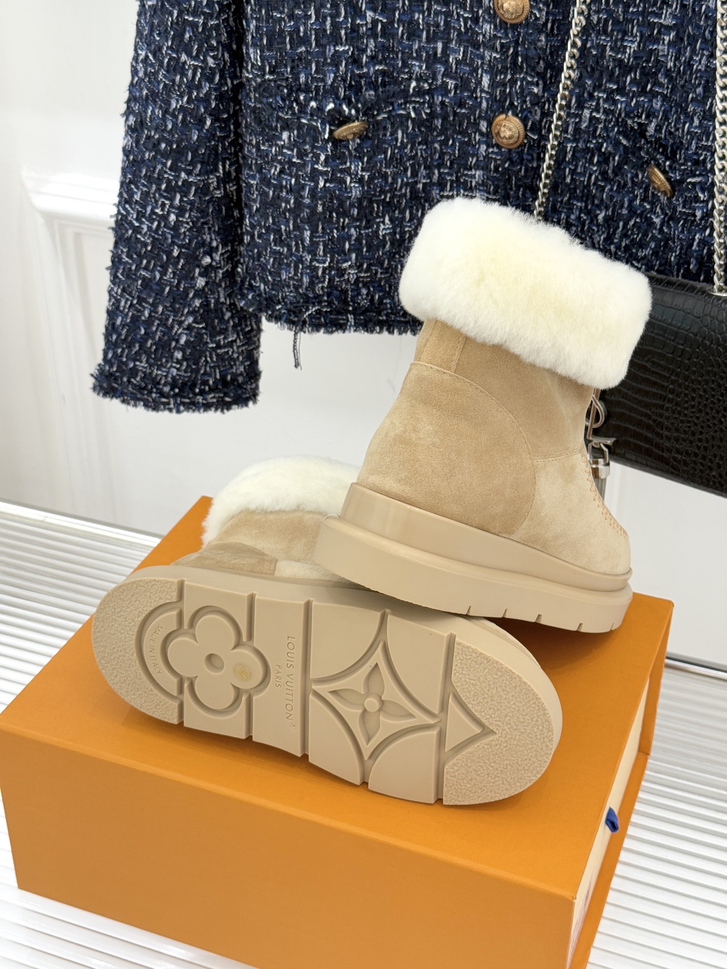 驴家25WF新品压花厚底雪地靴答应我一定要每人来一双好嘛日常OOTD就没有它搭配不了的鞋头压花logo点