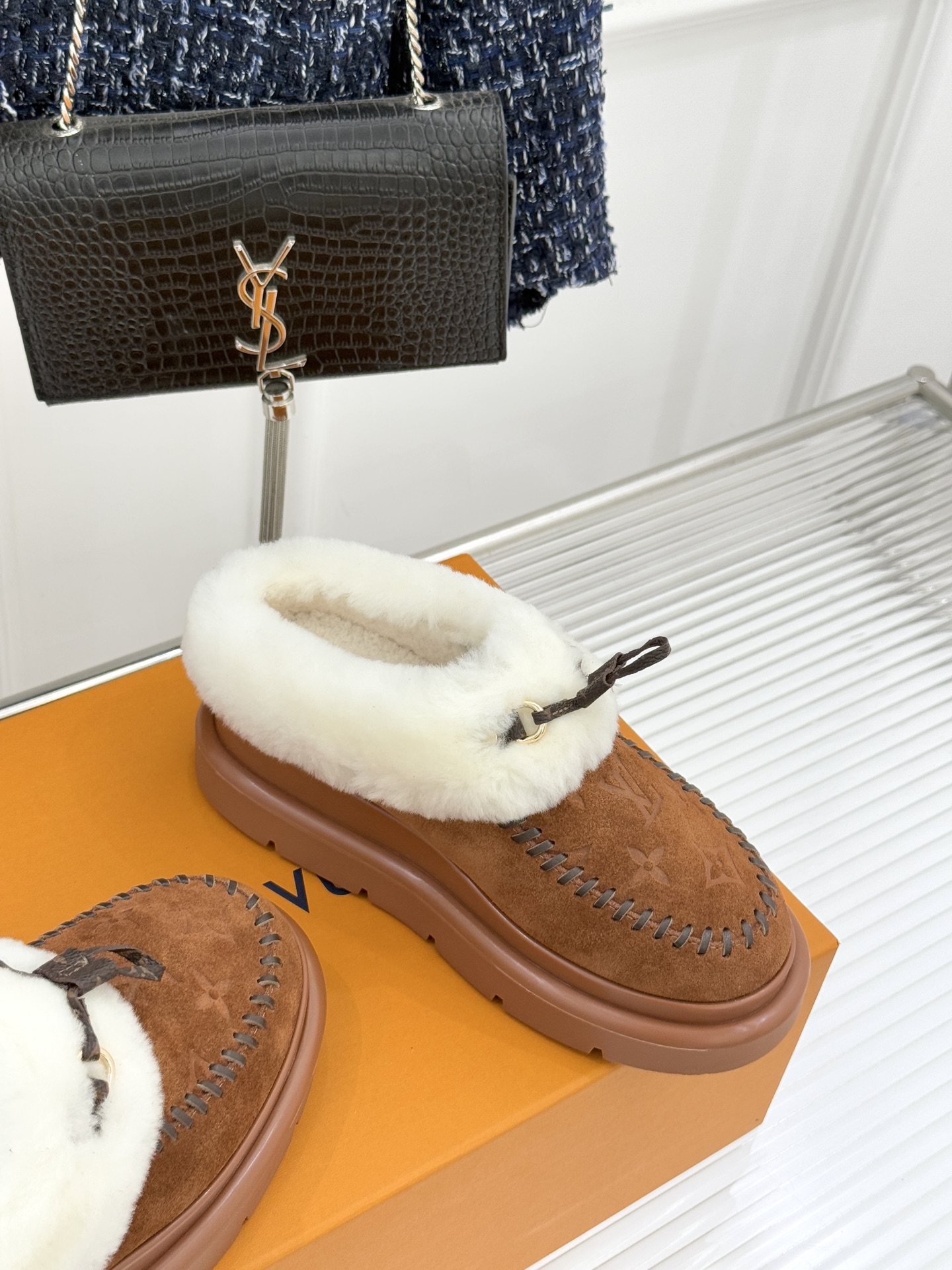 驴家25WF新品压花厚底雪地靴答应我一定要每人来一双好嘛日常OOTD就没有它搭配不了的鞋头压花logo点