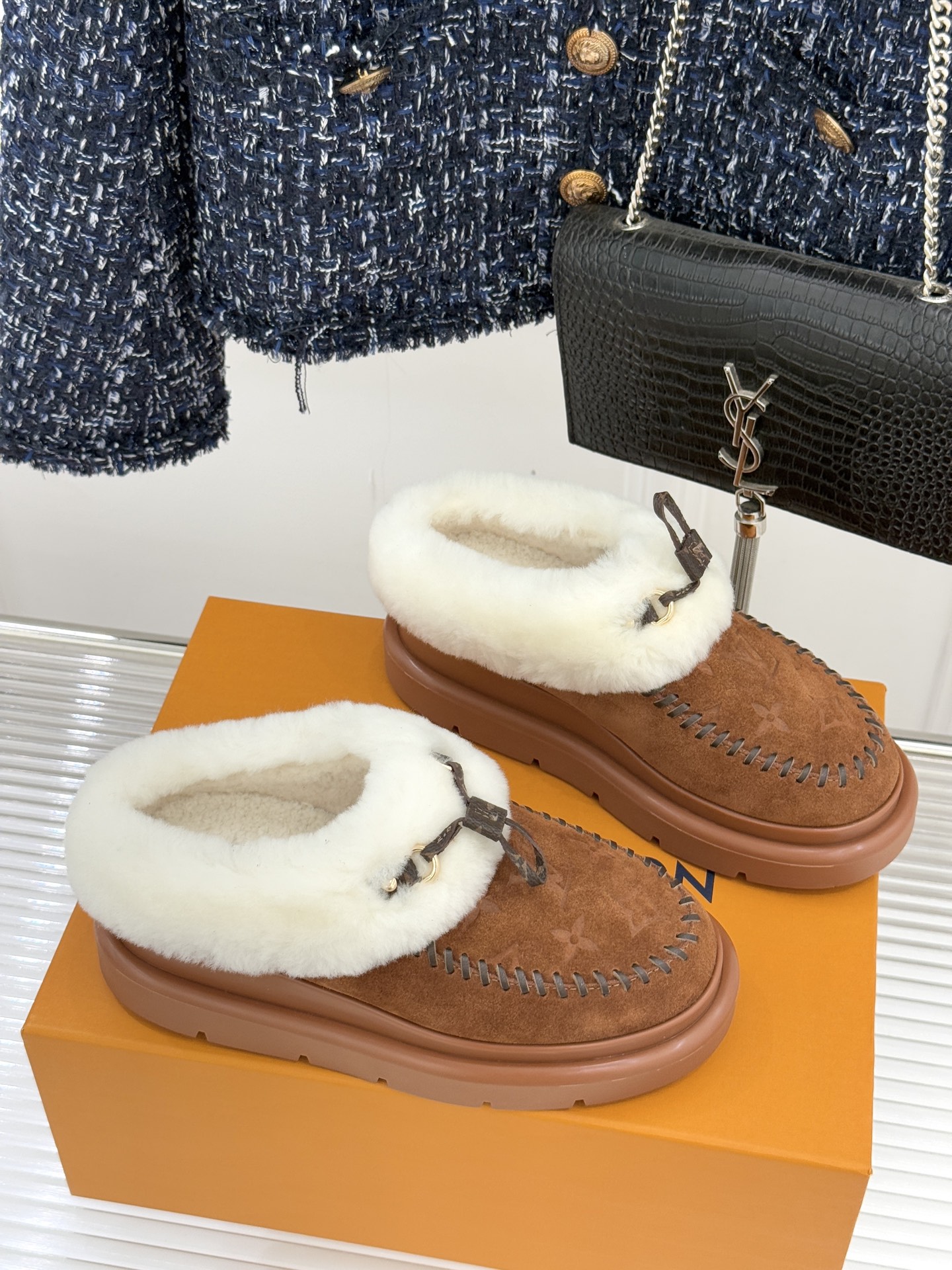 驴家25WF新品压花厚底雪地靴答应我一定要每人来一双好嘛日常OOTD就没有它搭配不了的鞋头压花logo点