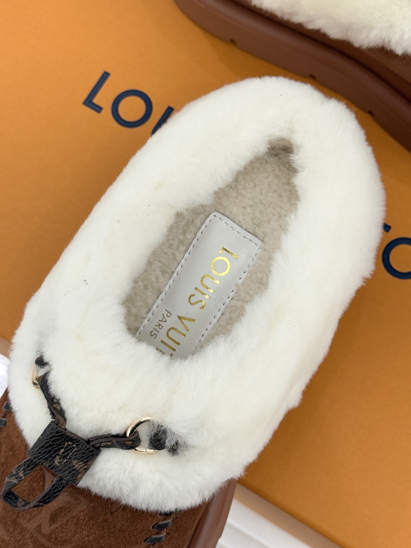 驴家25WF新品压花厚底雪地靴答应我一定要每人来一双好嘛日常OOTD就没有它搭配不了的鞋头压花logo点