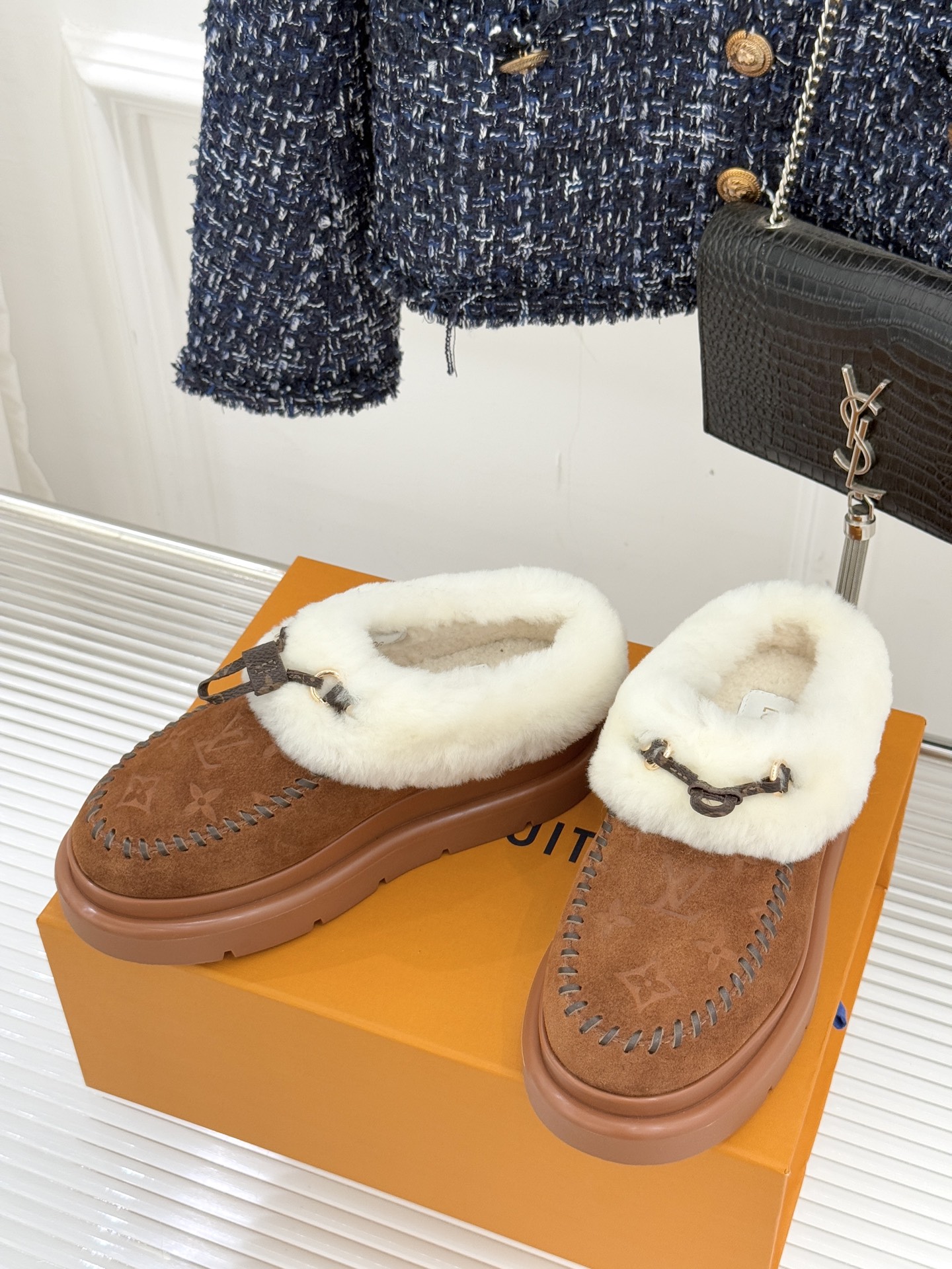 驴家25WF新品压花厚底雪地靴答应我一定要每人来一双好嘛日常OOTD就没有它搭配不了的鞋头压花logo点