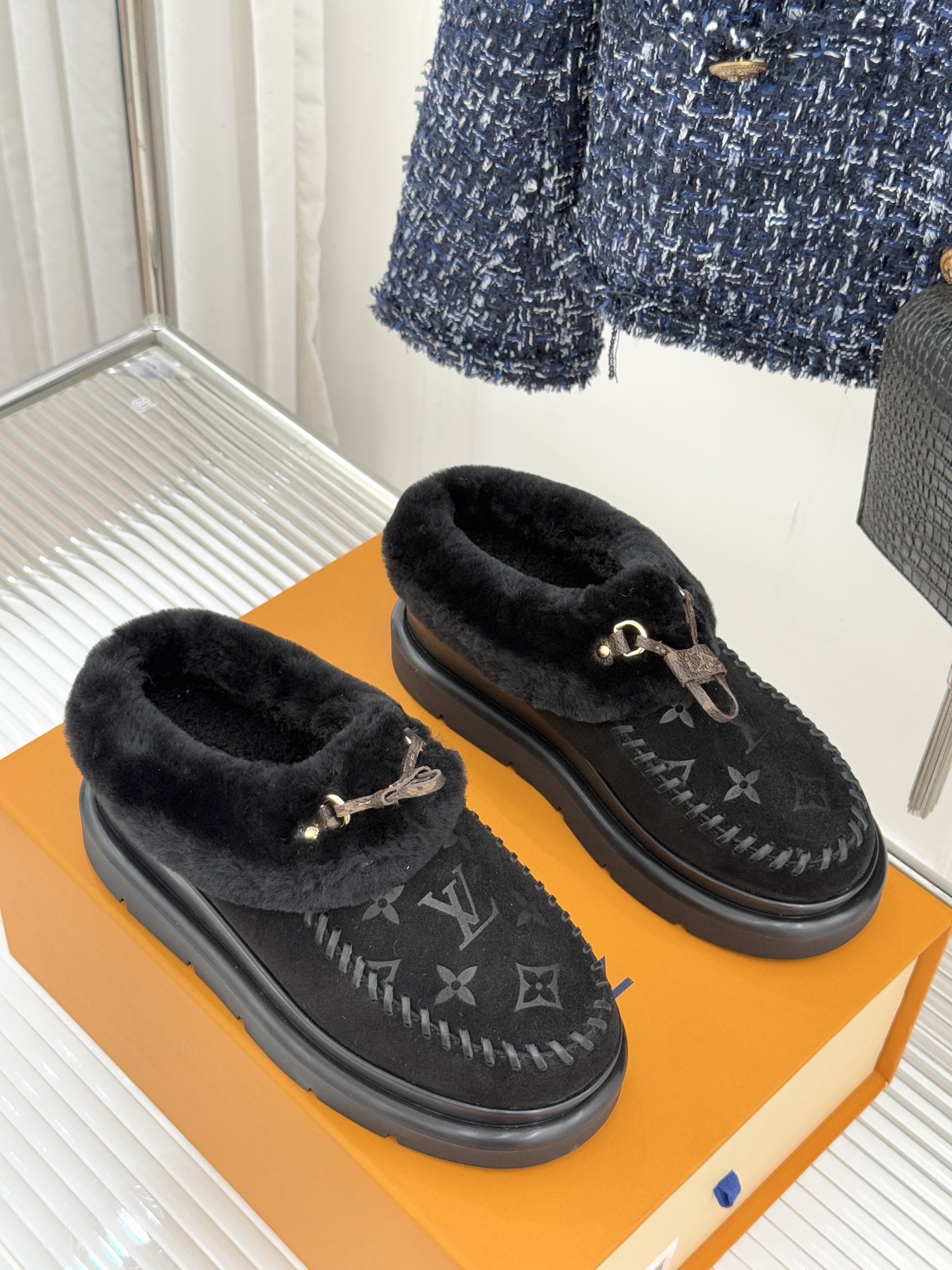 驴家25WF新品压花厚底雪地靴答应我一定要每人来一双好嘛日常OOTD就没有它搭配不了的鞋头压花logo点