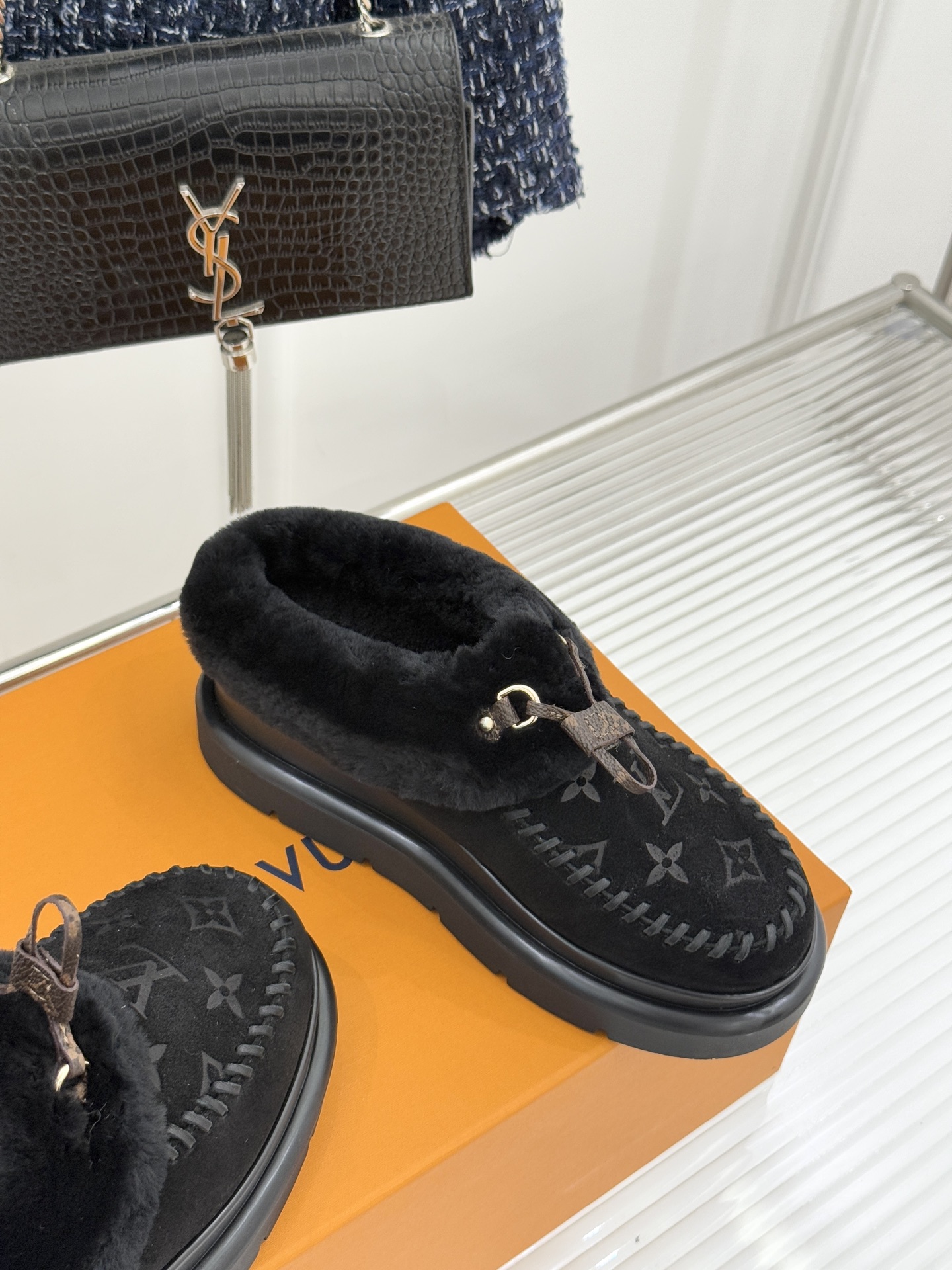 驴家25WF新品压花厚底雪地靴答应我一定要每人来一双好嘛日常OOTD就没有它搭配不了的鞋头压花logo点