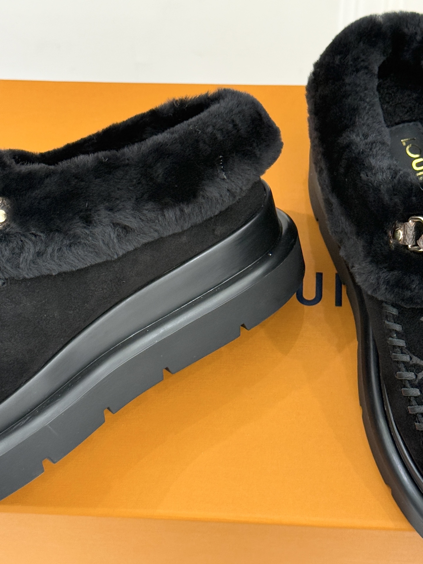 驴家25WF新品压花厚底雪地靴答应我一定要每人来一双好嘛日常OOTD就没有它搭配不了的鞋头压花logo点