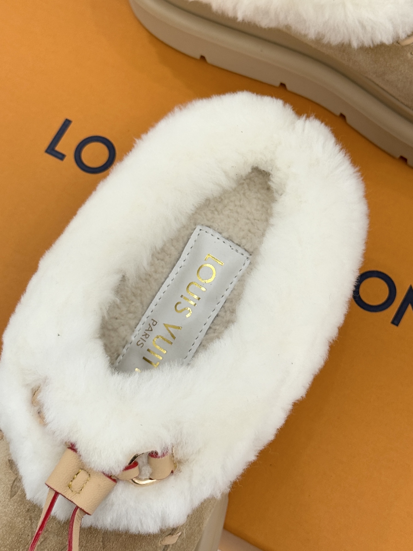 驴家25WF新品压花厚底雪地靴答应我一定要每人来一双好嘛日常OOTD就没有它搭配不了的鞋头压花logo点