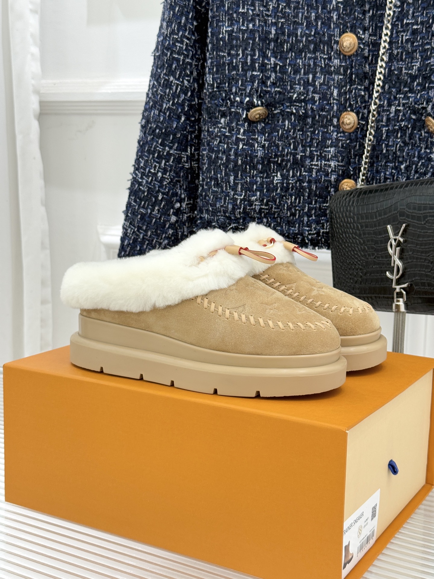 驴家25WF新品压花厚底雪地靴答应我一定要每人来一双好嘛日常OOTD就没有它搭配不了的鞋头压花logo点