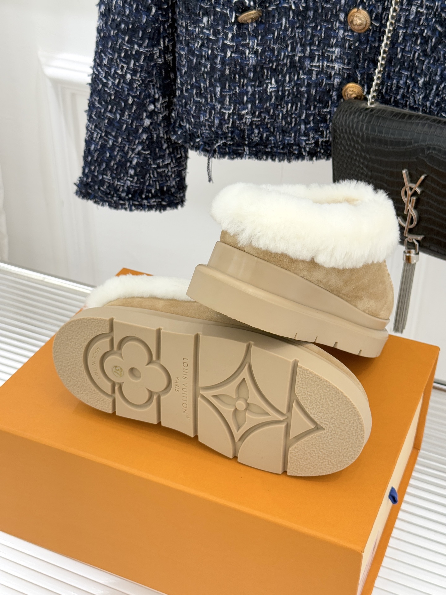 驴家25WF新品压花厚底雪地靴答应我一定要每人来一双好嘛日常OOTD就没有它搭配不了的鞋头压花logo点