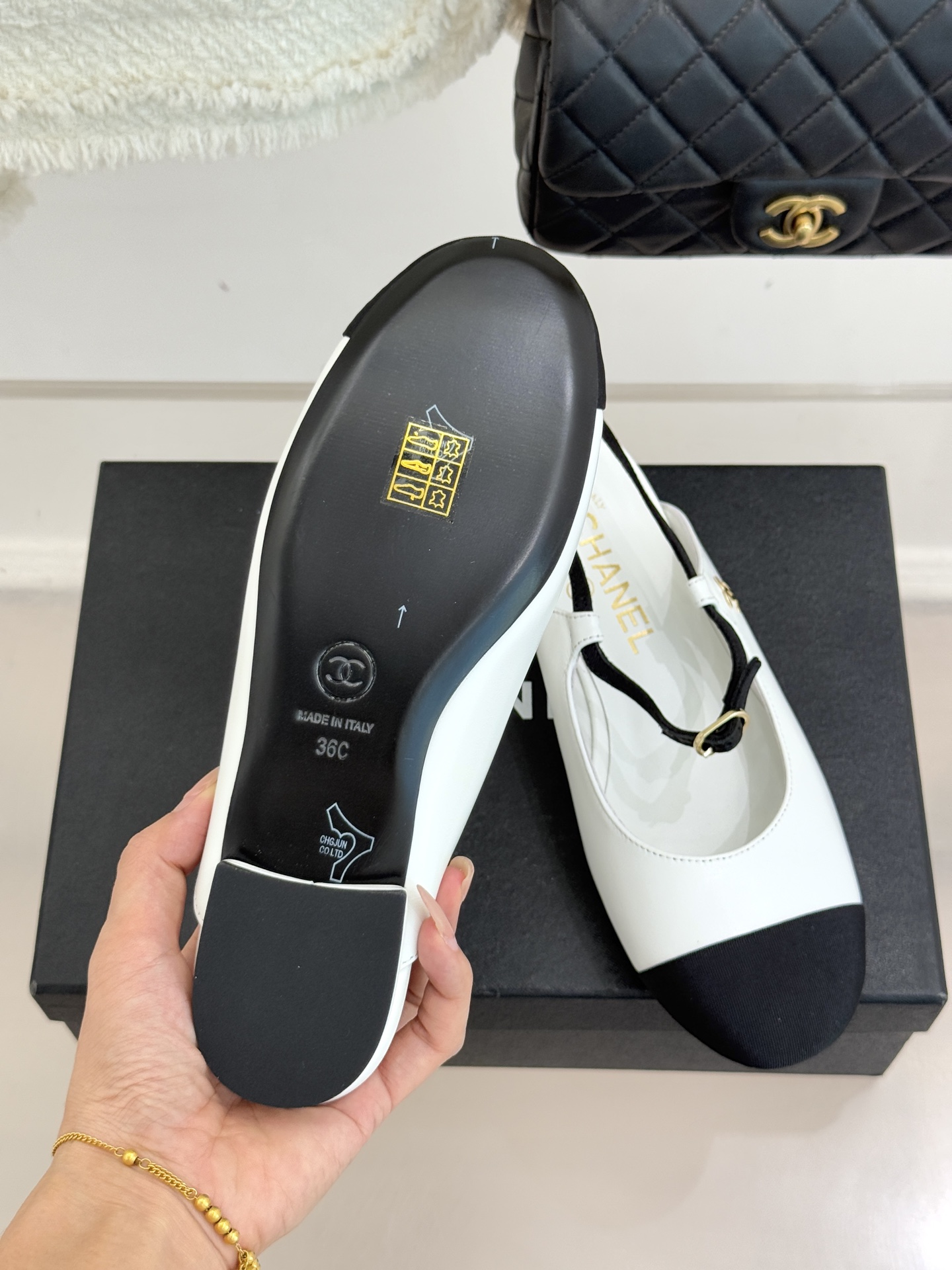 CHANE*｜小香26C拼色双C平底后空凉鞋以Trompe-l’œil视觉艺术重构经典让拼色成为夏日格调